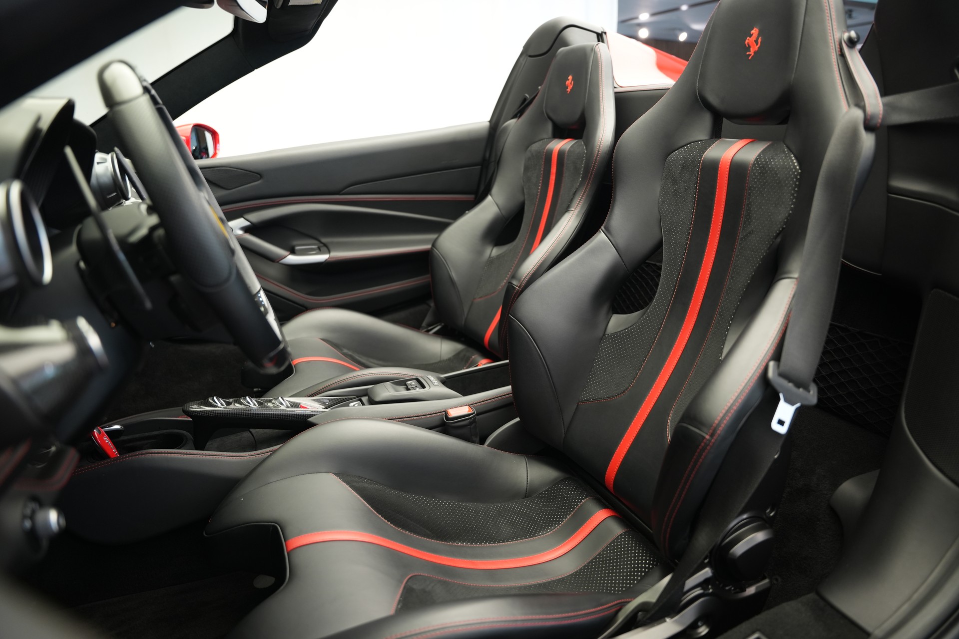 FERRARI F8 Spider *Novitec* *Lift* *Carbon* *Racing Sitze*-image-14