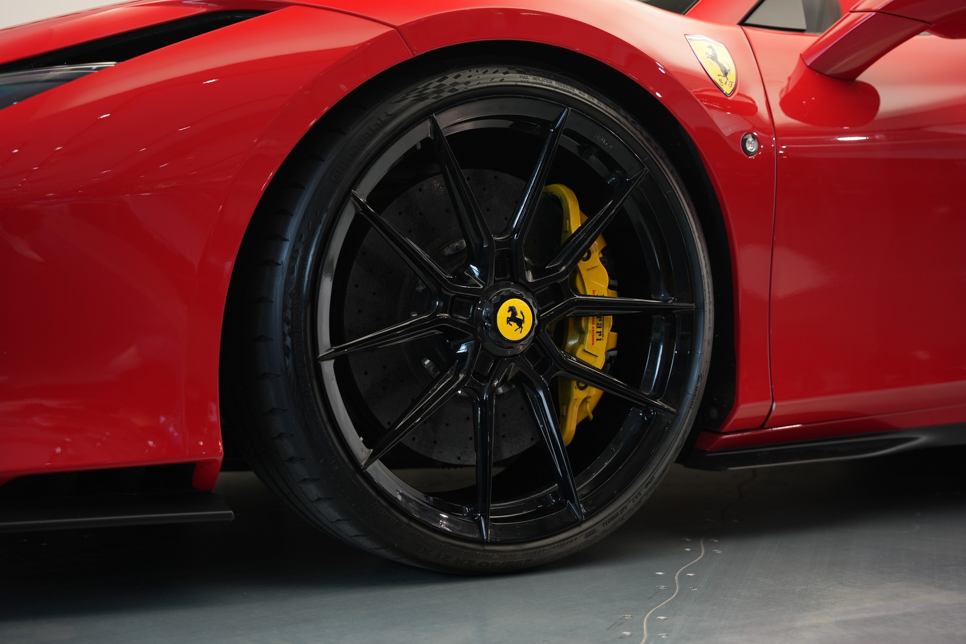 FERRARI F8 Spider *Novitec* *Lift* *Carbon* *Racing Sitze*-image-34