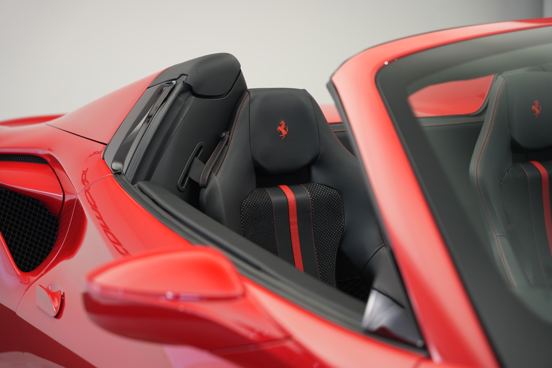 FERRARI F8 Spider *Novitec* *Lift* *Carbon* *Racing Sitze*-image-39
