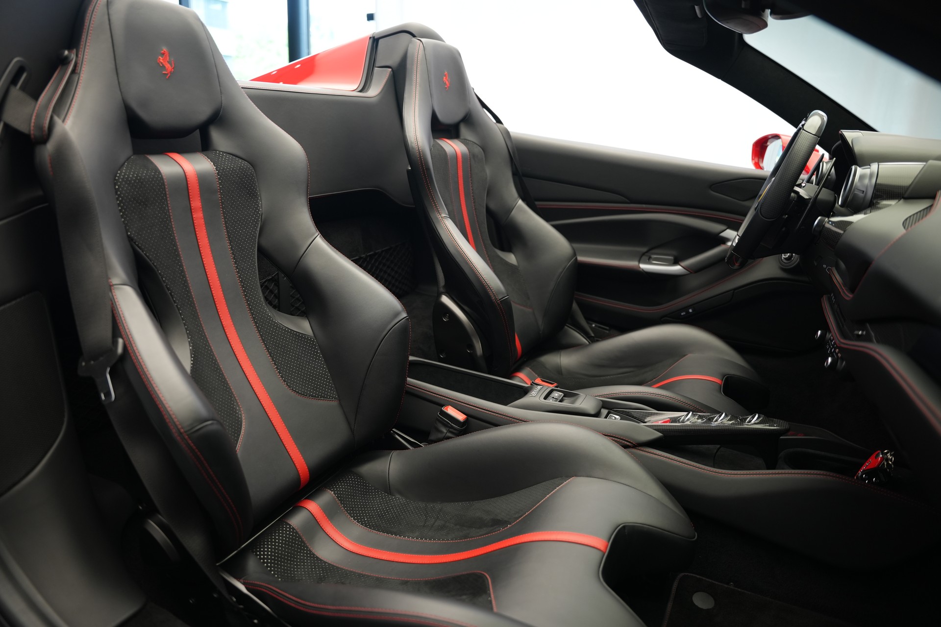 FERRARI F8 Spider *Novitec* *Lift* *Carbon* *Racing Sitze*-image-13