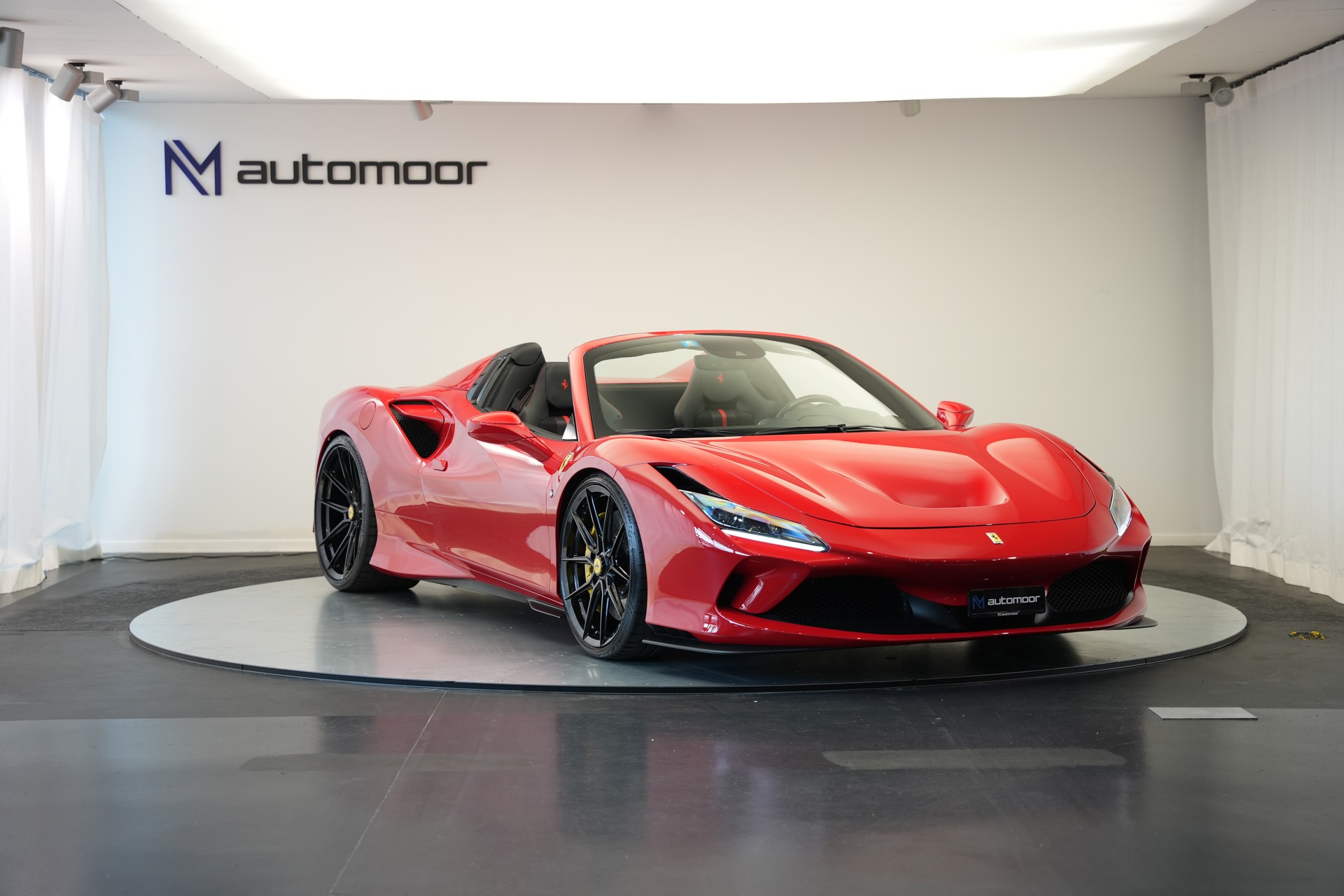 FERRARI F8 Spider *Novitec* *Lift* *Carbon* *Racing Sitze*-showroom-element-2