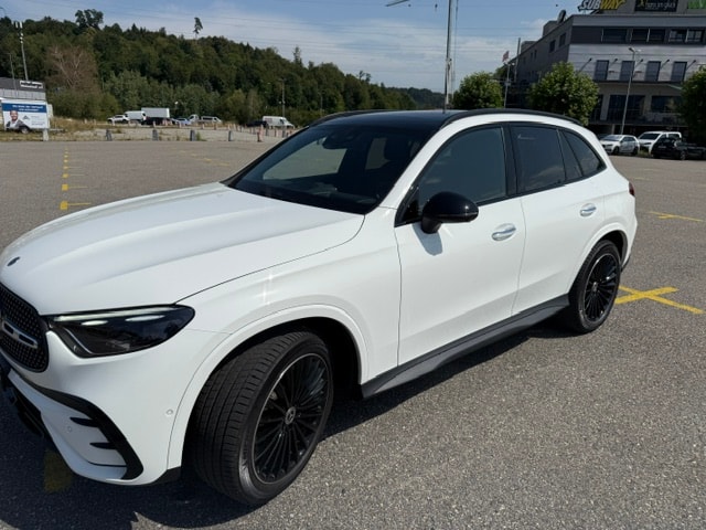 MERCEDES-BENZ GLC 220 d AMG Line 4matic-image-2