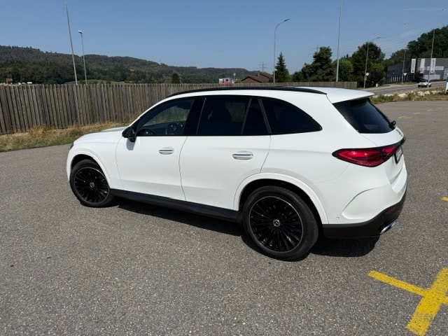 MERCEDES-BENZ GLC 220 d AMG Line 4matic-image-0