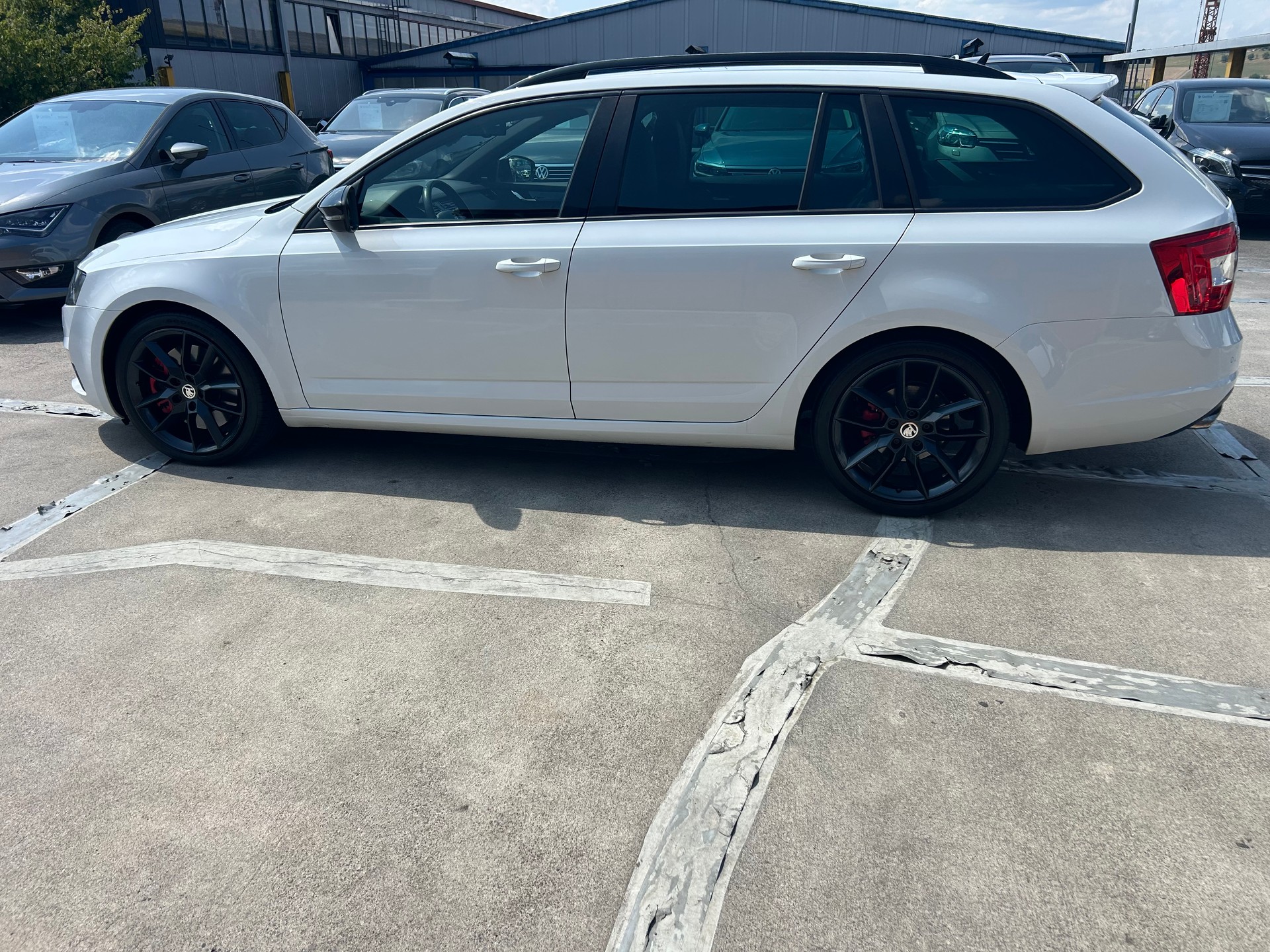 SKODA Octavia Combi 2.0 TSI RS DSG-image-1