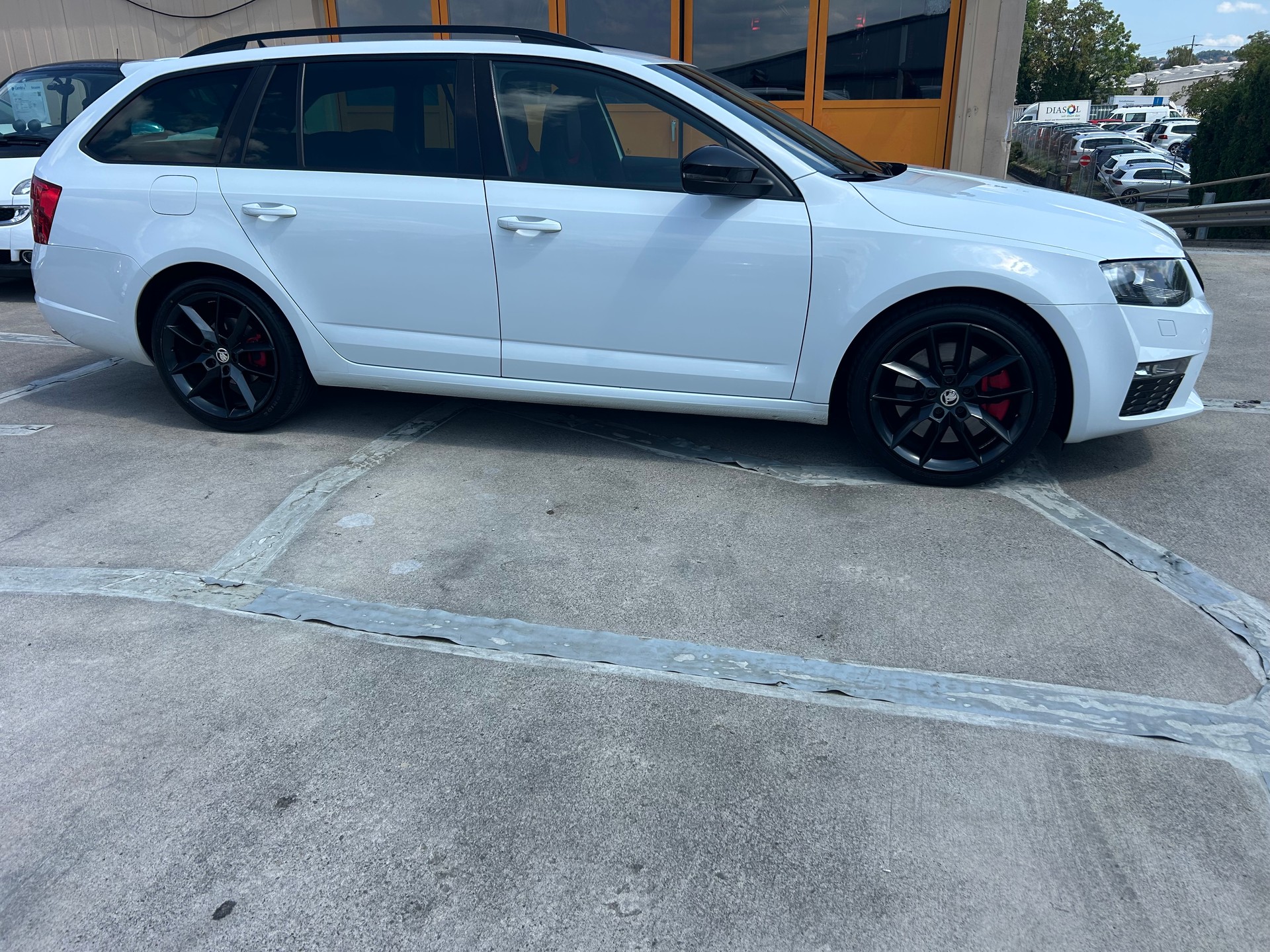 SKODA Octavia Combi 2.0 TSI RS DSG-image-5
