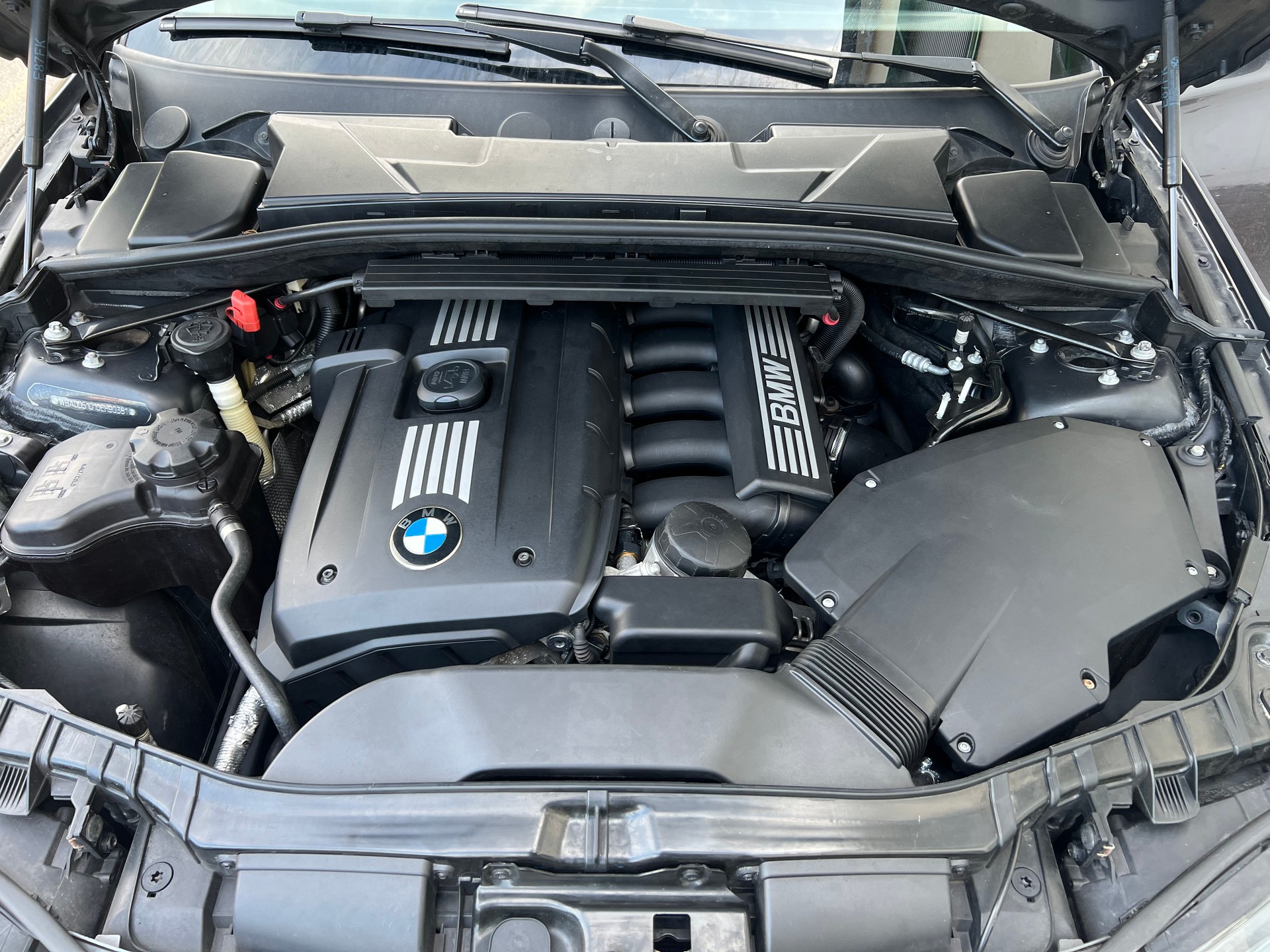 BMW 130i Steptronic-image-9