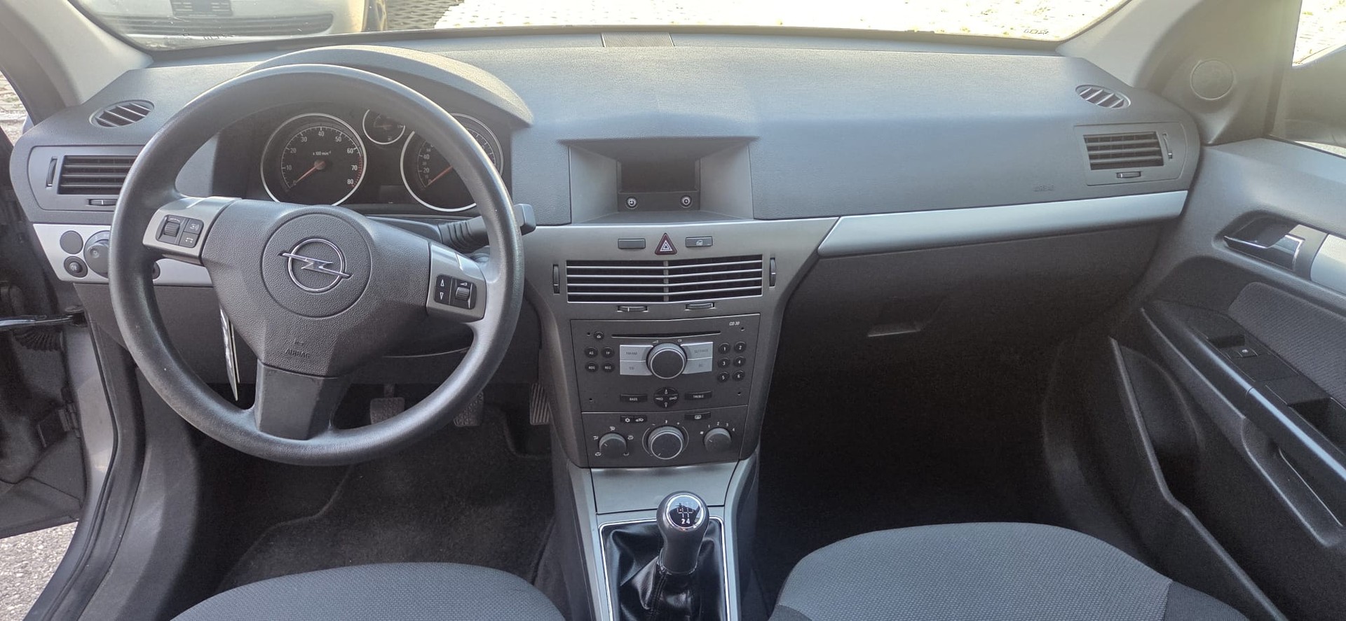 OPEL Astra 1.8i 16V Cosmo-image-7