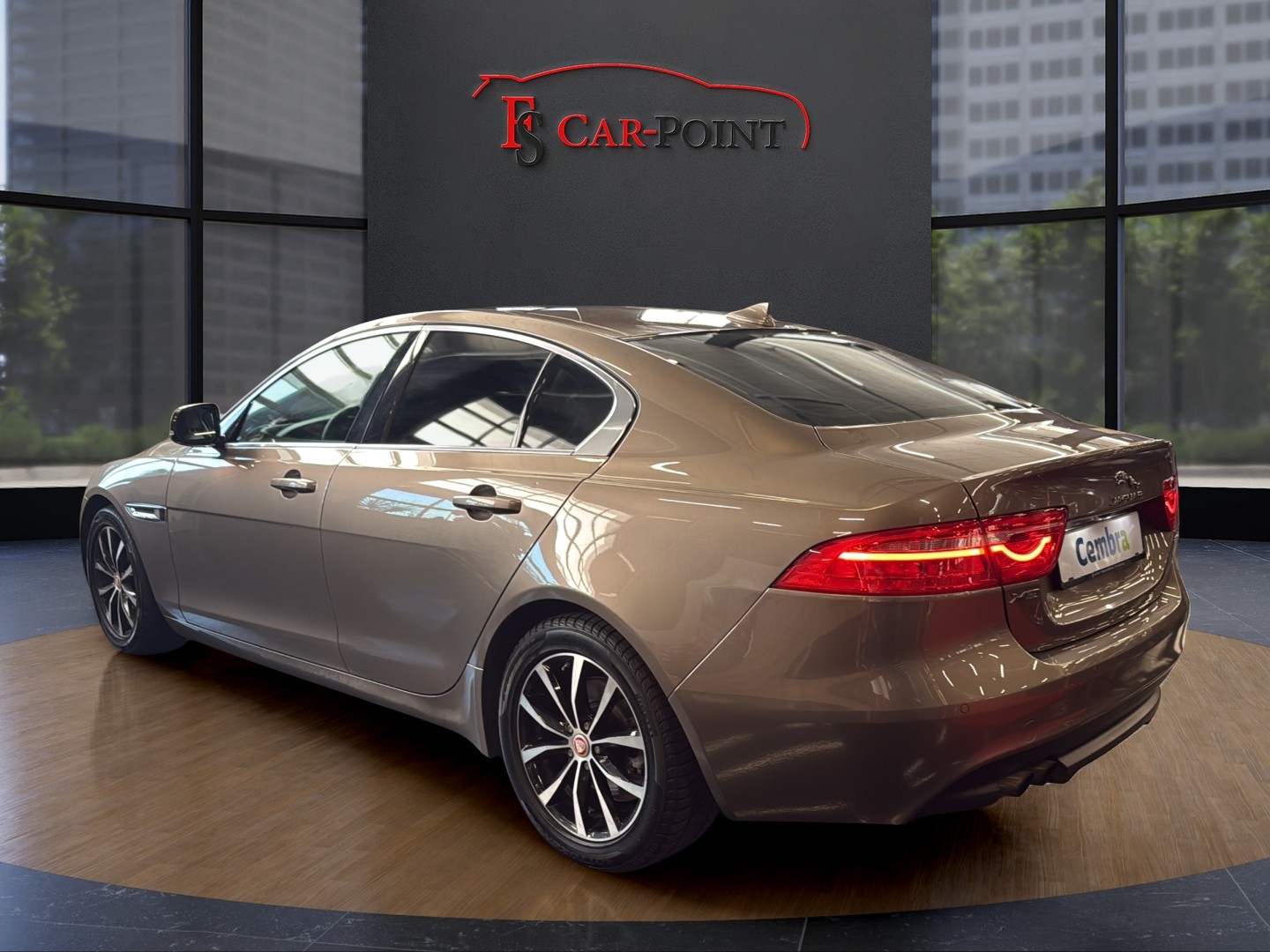 JAGUAR XE 20d Prestige Automat-image-2