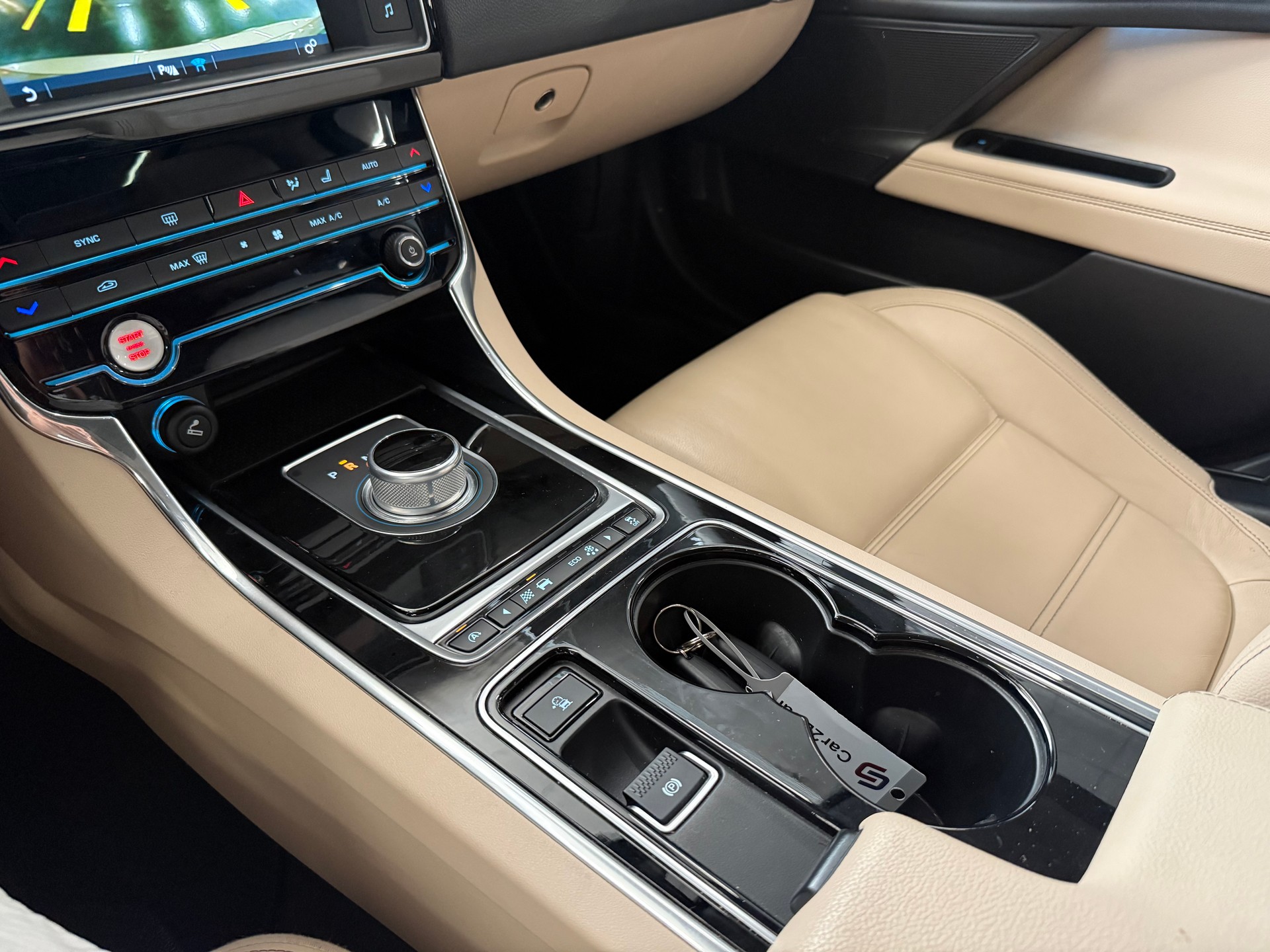 JAGUAR XE 20d Prestige Automat-image-22