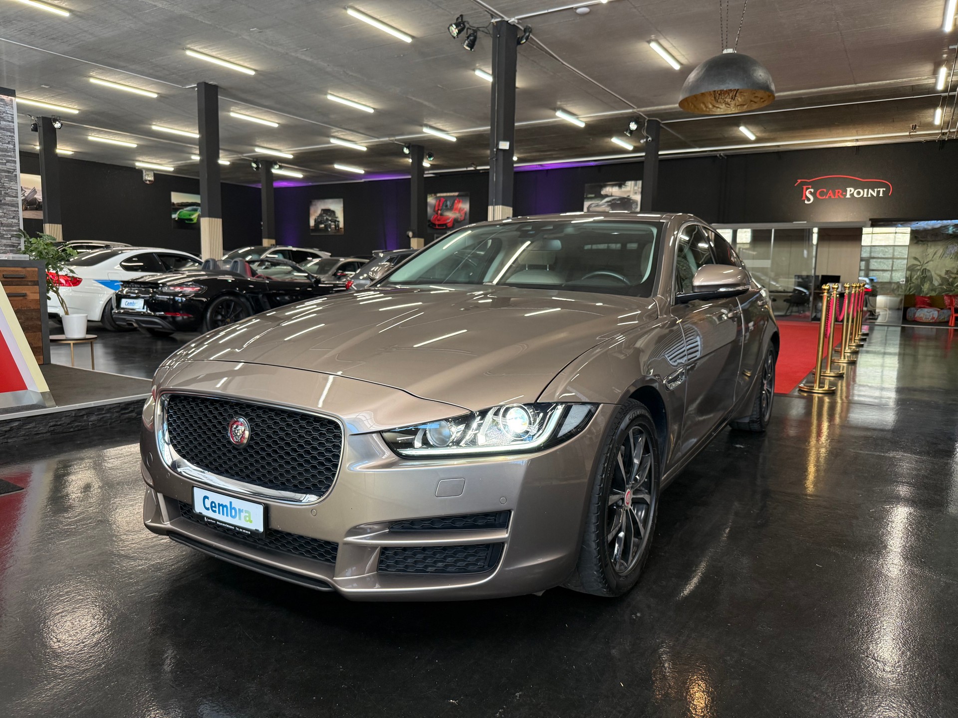 JAGUAR XE 20d Prestige Automat-image-24