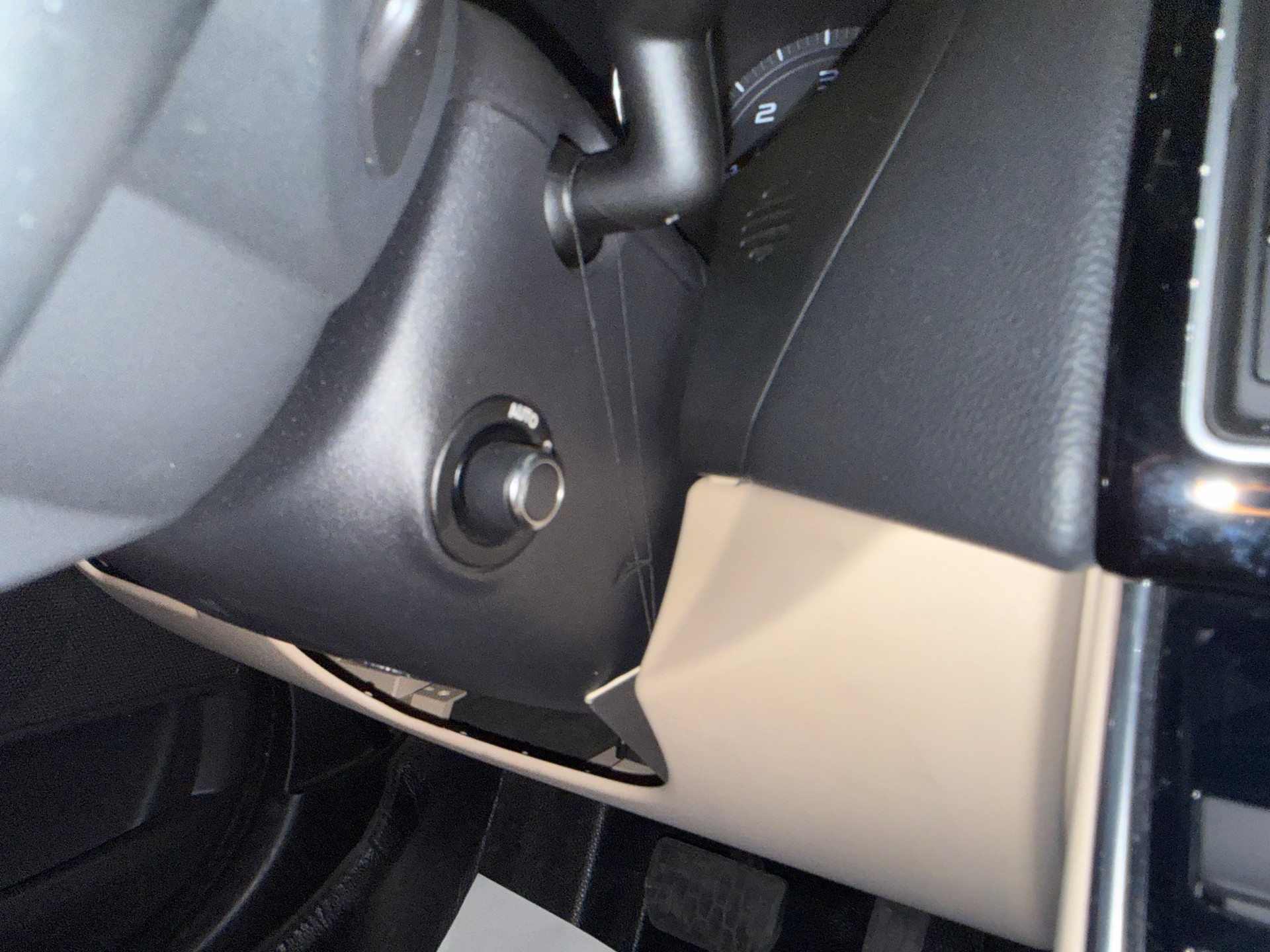 JAGUAR XE 20d Prestige Automat-image-23