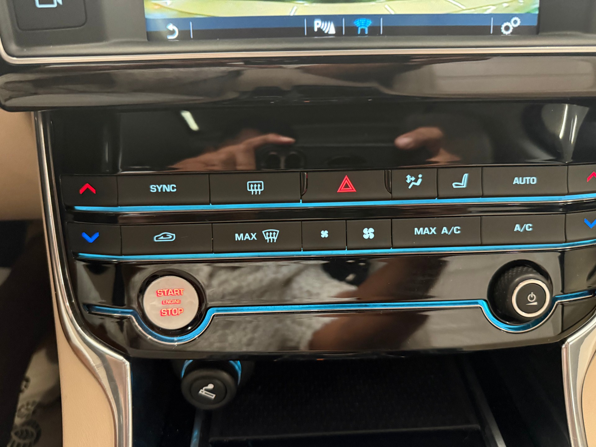 JAGUAR XE 20d Prestige Automat-image-21