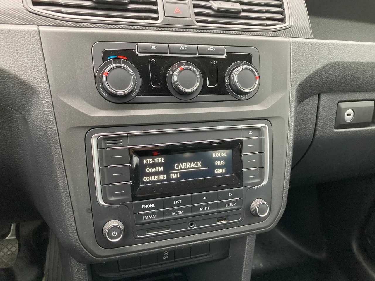 VW Caddy 2.0TDI BlueMotion Technology-image-9