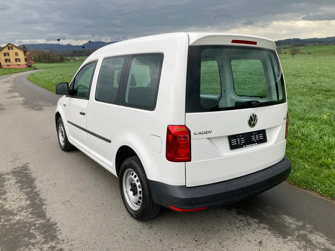 VW Caddy 2.0TDI BlueMotion Technology-image-3
