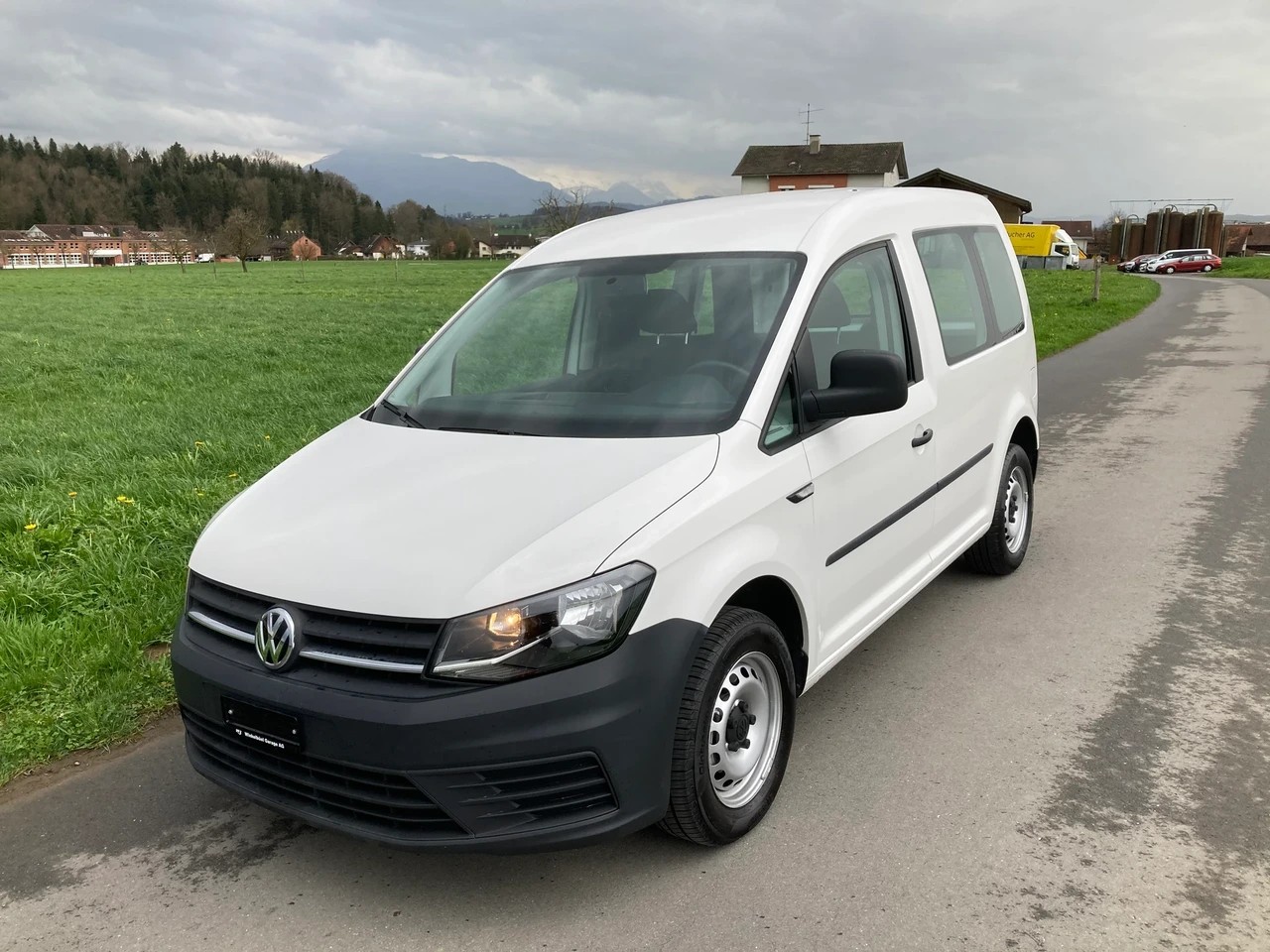 VW Caddy 2.0TDI BlueMotion Technology-image-0