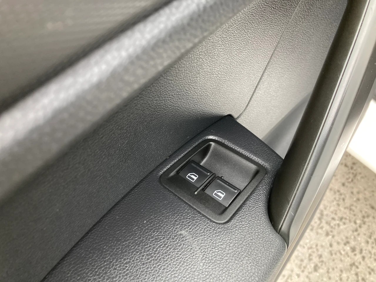 VW Caddy 2.0TDI BlueMotion Technology-image-8