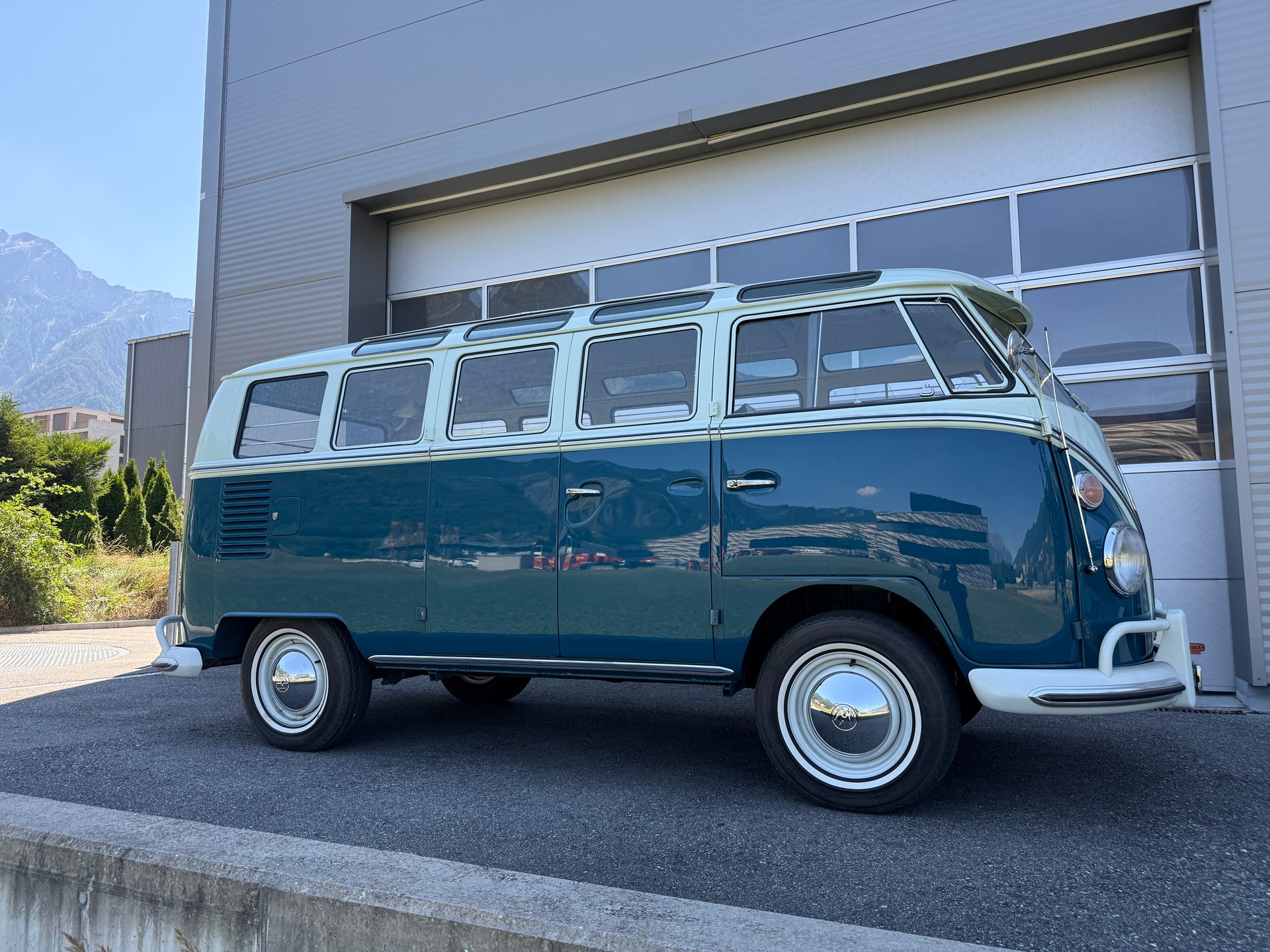 VW Samba Bus-image-0