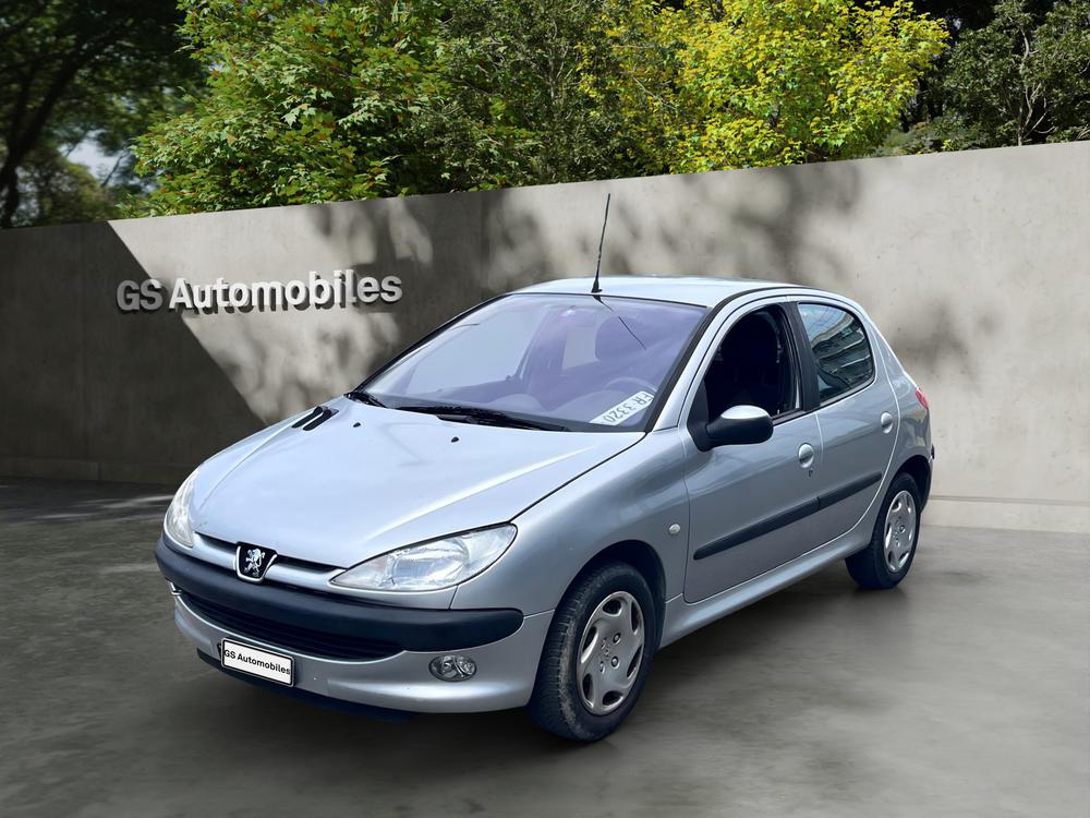 PEUGEOT 206 1.1 XR (Présence)-image-0
