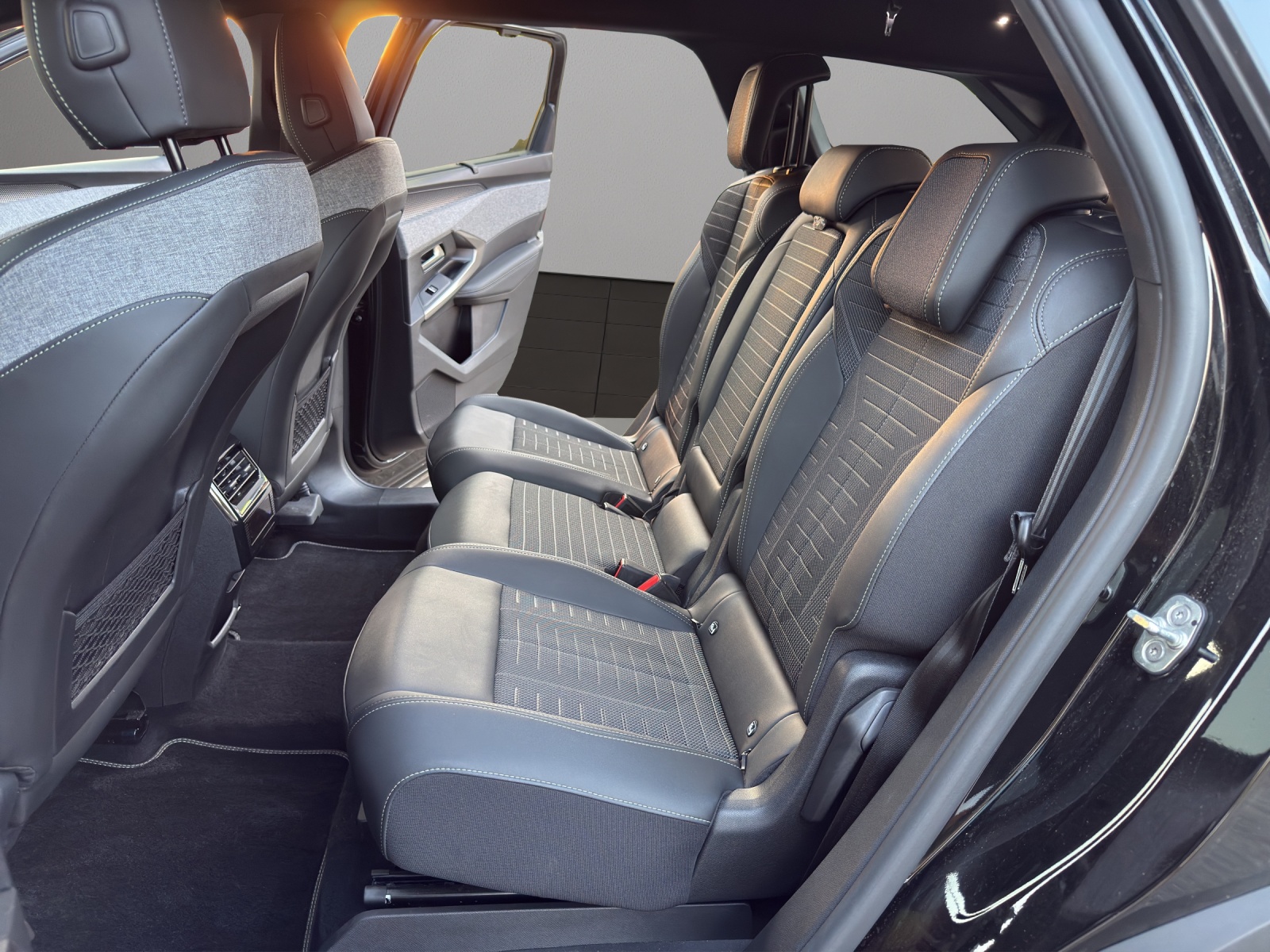 PEUGEOT 5008 145 Hybrid e-DCS6 GT-image-12