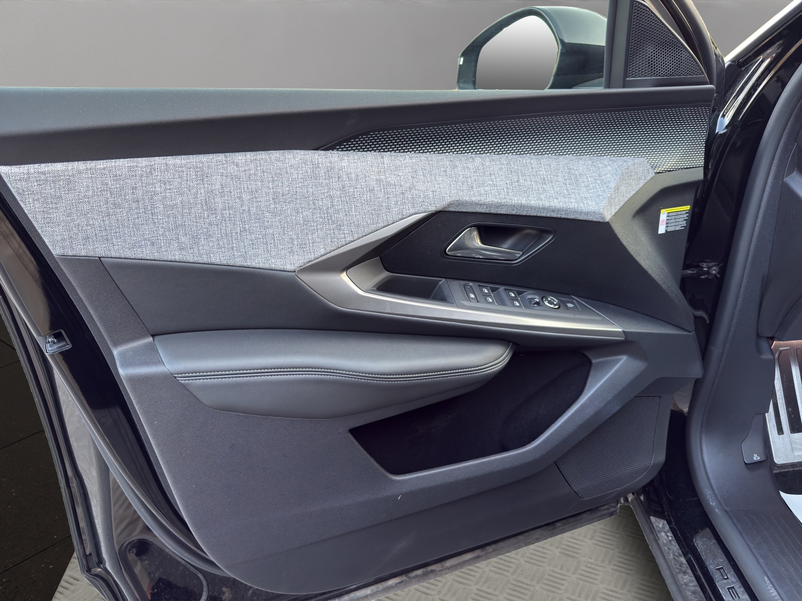 PEUGEOT 5008 145 Hybrid e-DCS6 GT-image-11