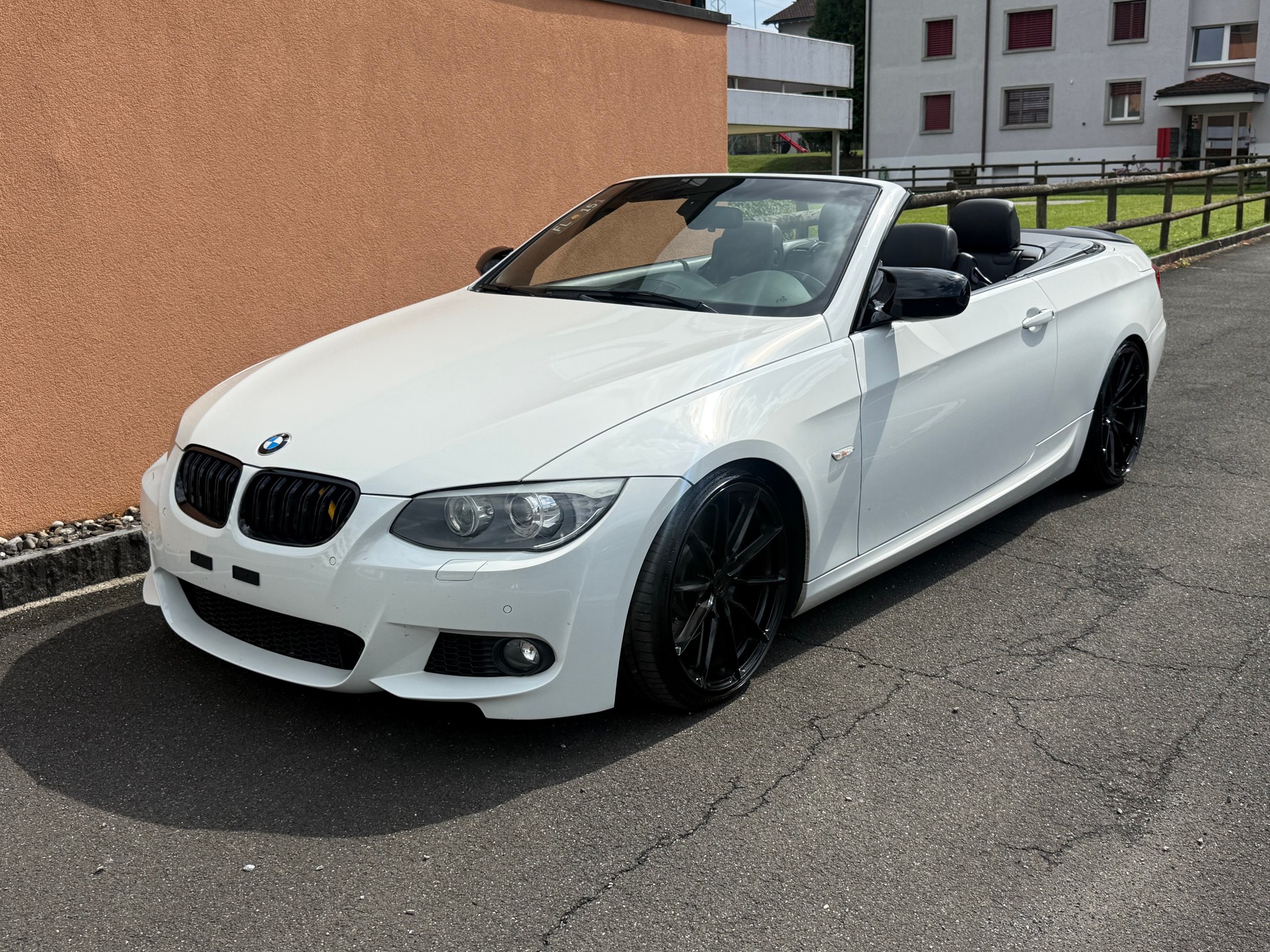BMW 335i Cabriolet DSG-image-3