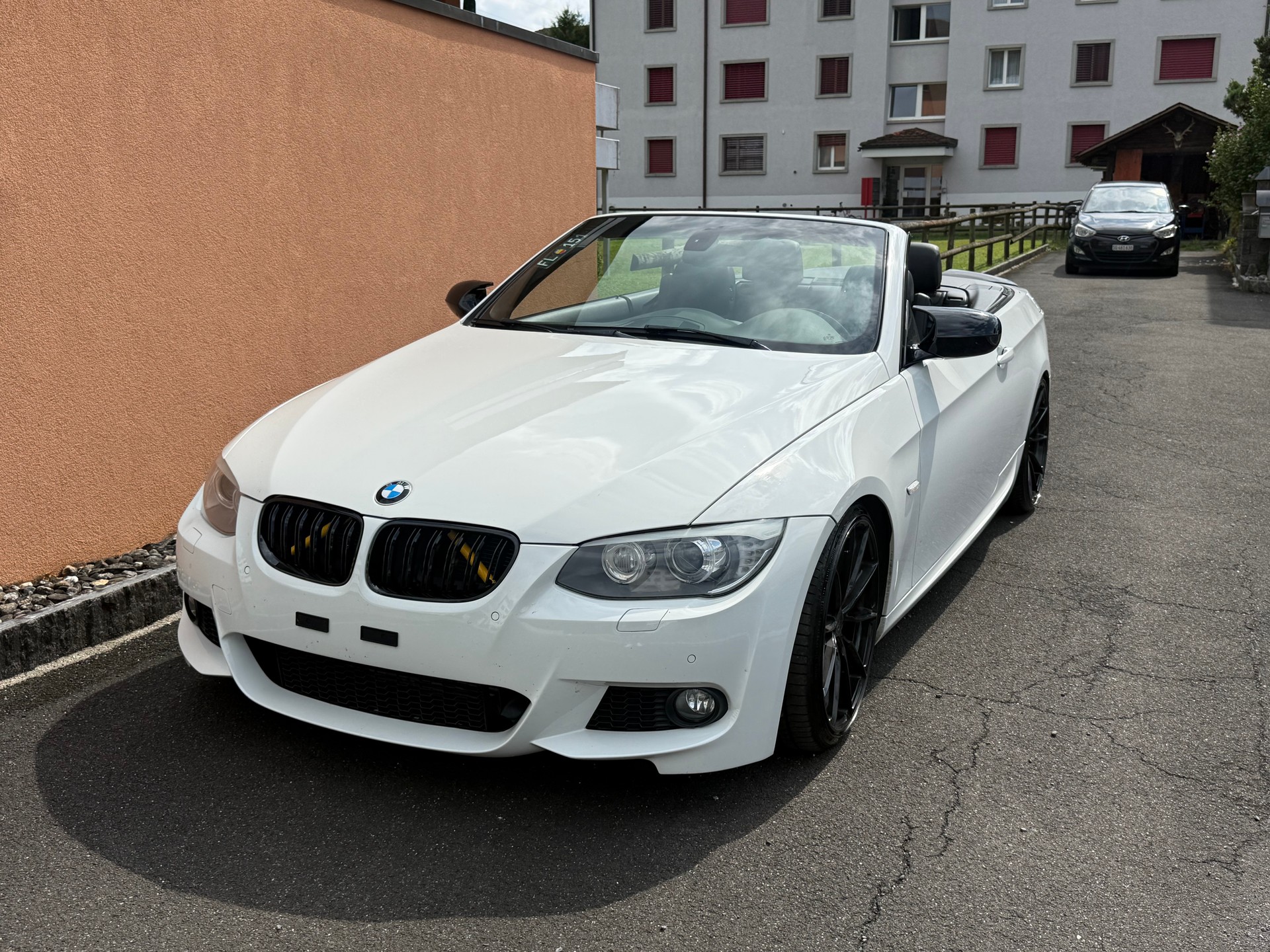 BMW 335i Cabriolet DSG-image-1