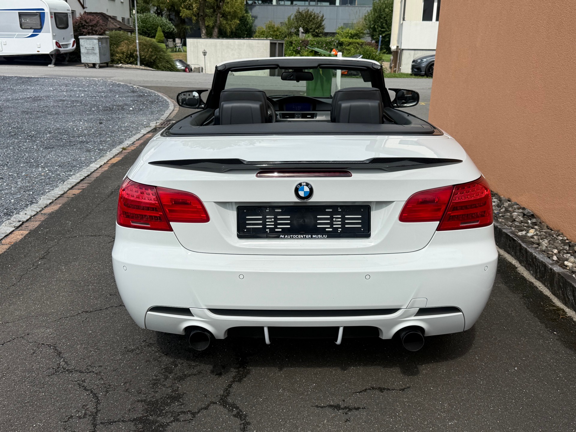 BMW 335i Cabriolet DSG-image-6