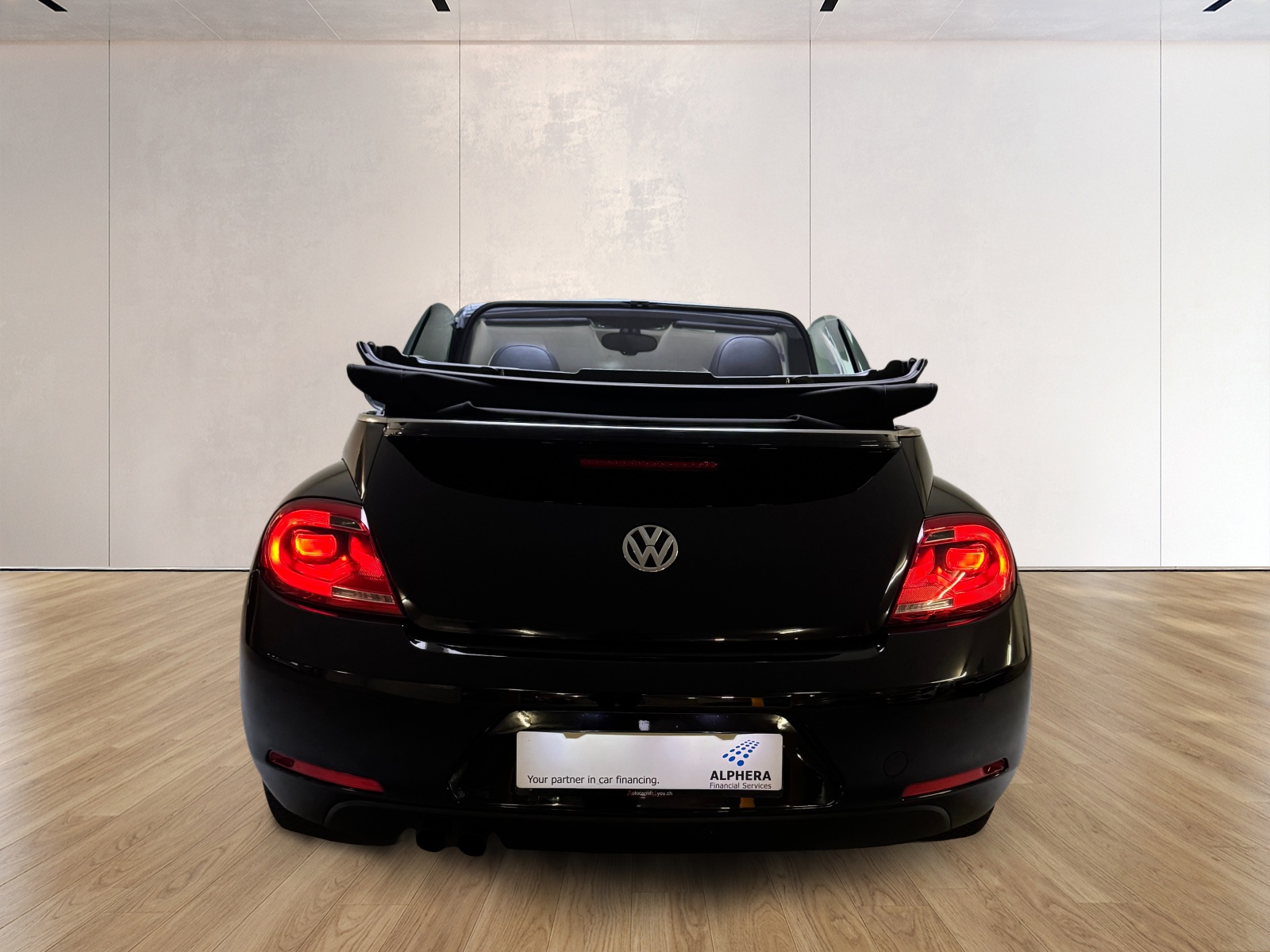 VW Beetle Cabrio 1.4 TSI Sport DSG-image-10