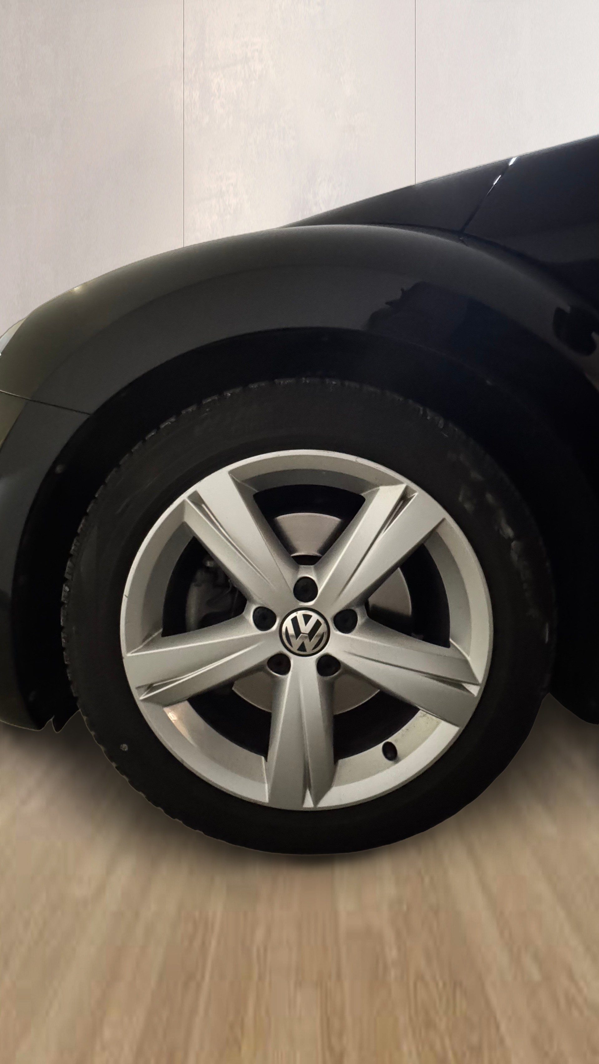 VW Beetle Cabrio 1.4 TSI Sport DSG-image-8