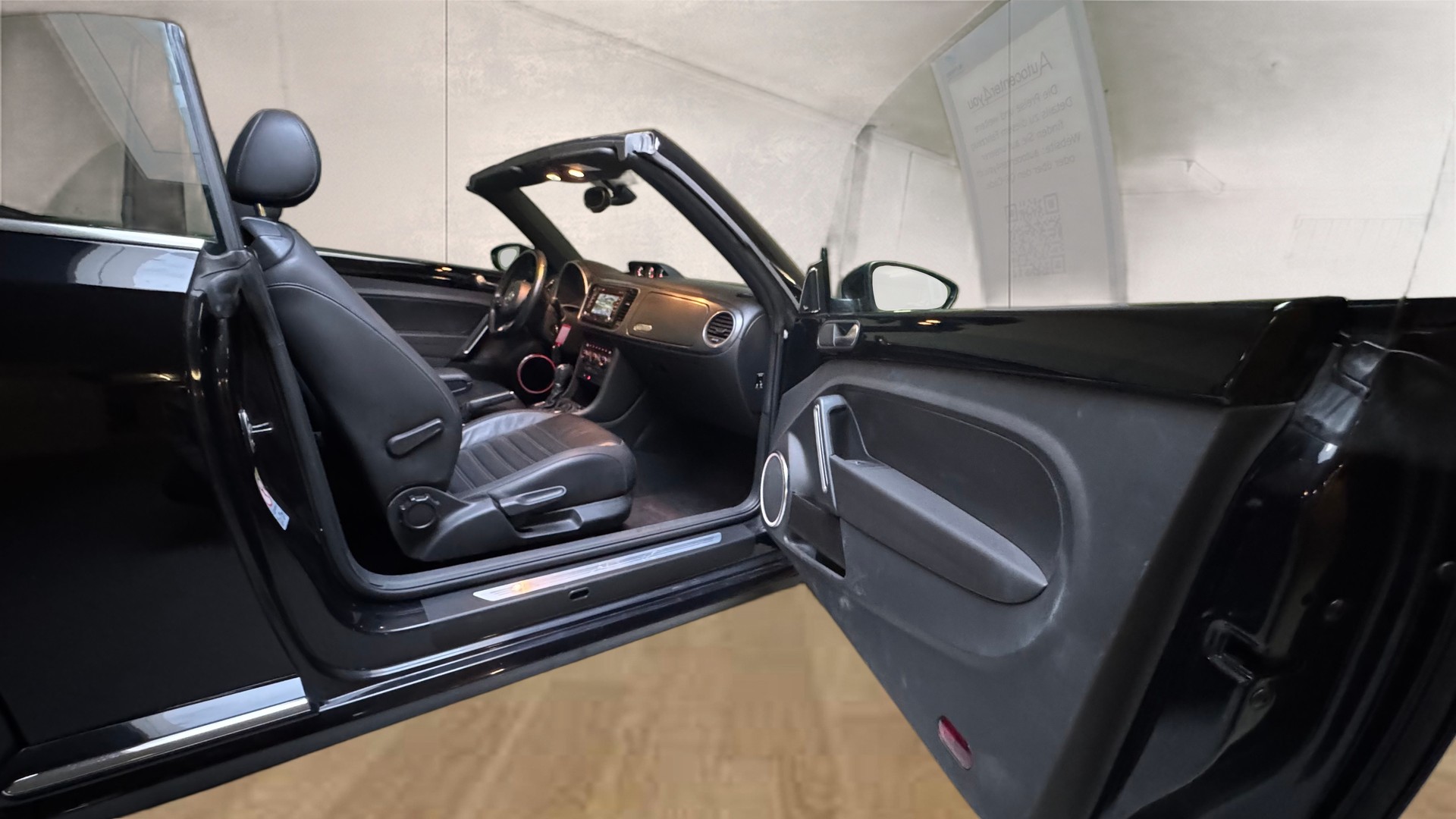 VW Beetle Cabrio 1.4 TSI Sport DSG-image-15