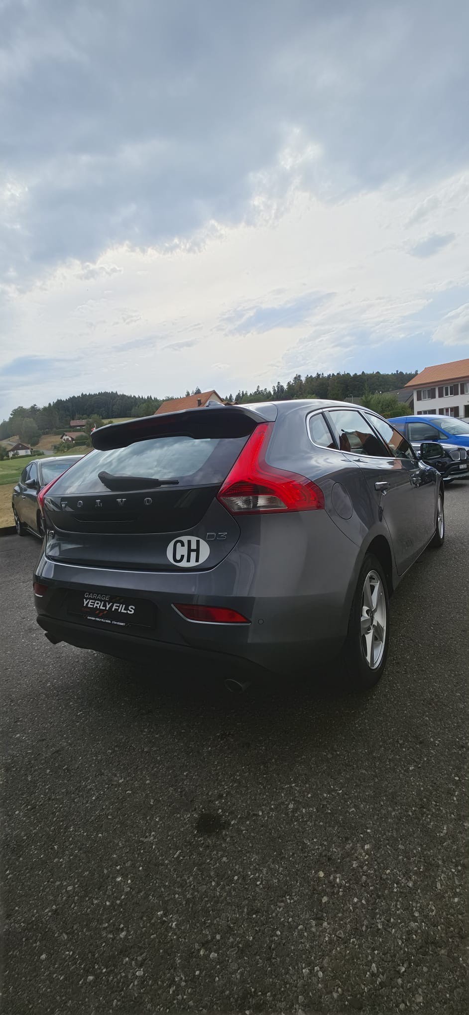 VOLVO V40 D3 Momentum Geartronic-image-3