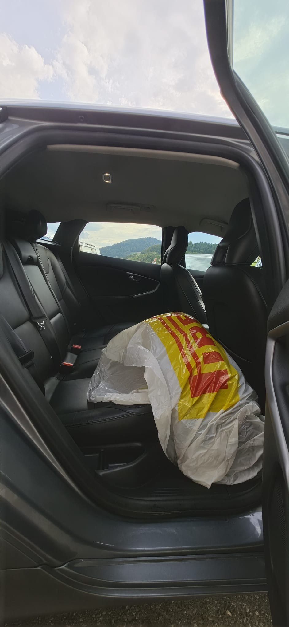 VOLVO V40 D3 Momentum Geartronic-image-4
