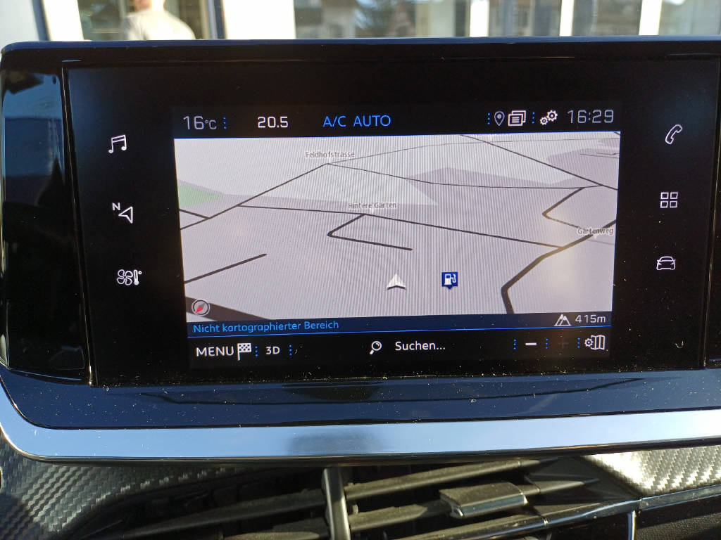 PEUGEOT 208 1.2 PureTech 100 Allure-image-7