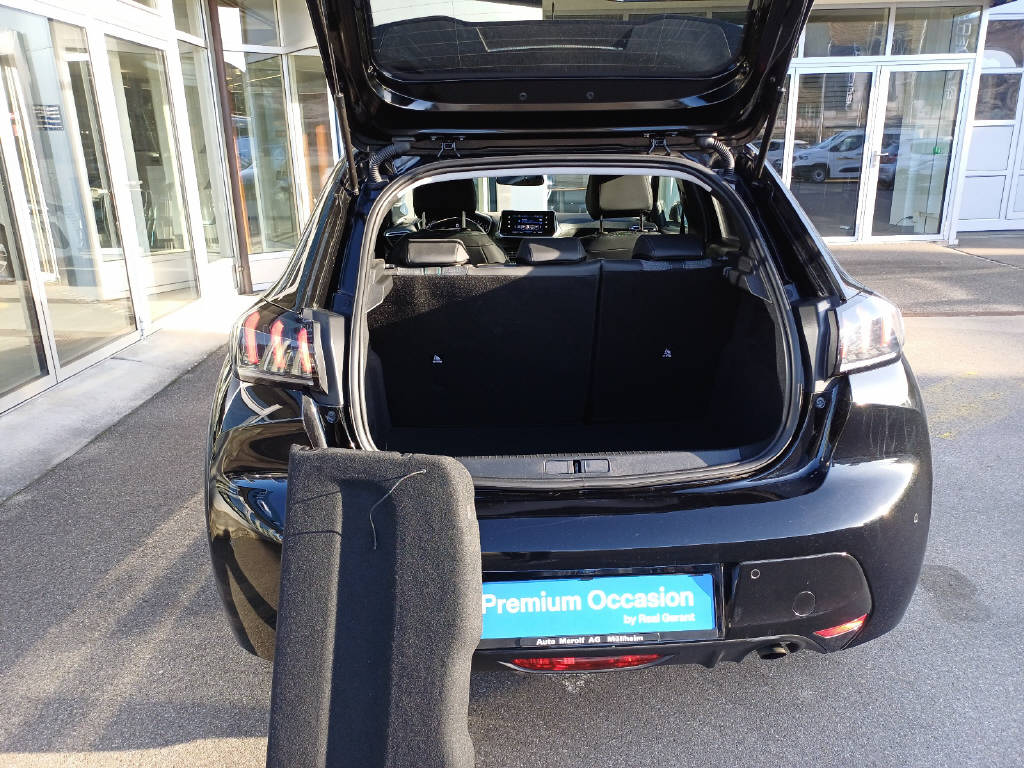 PEUGEOT 208 1.2 PureTech 100 Allure-image-14