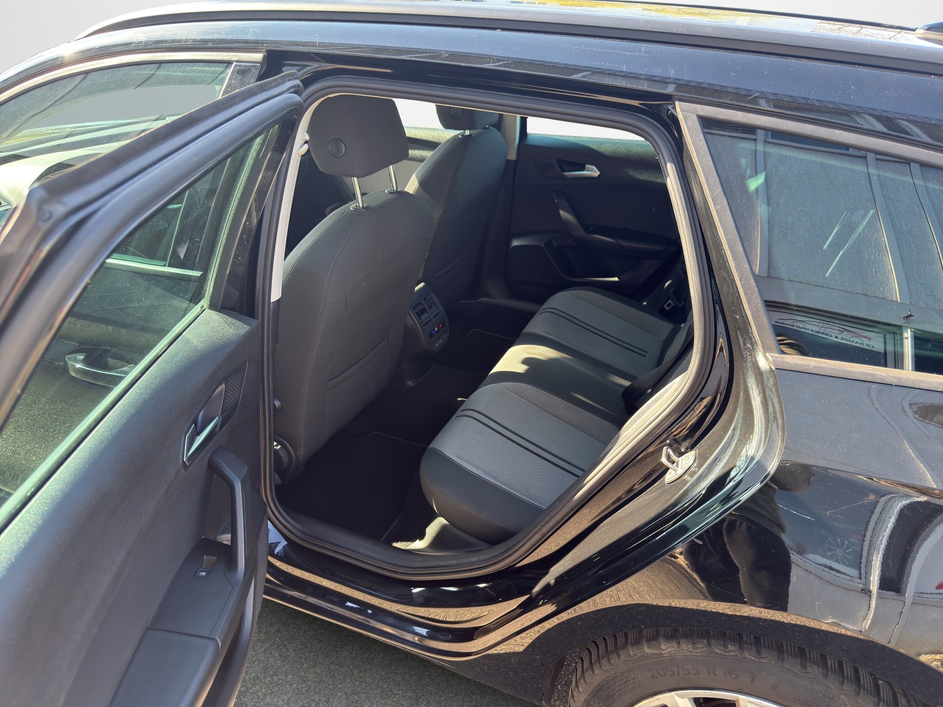 SEAT Leon ST 2.0 TDI EVO DSG 4Drive Hola FR-image-12