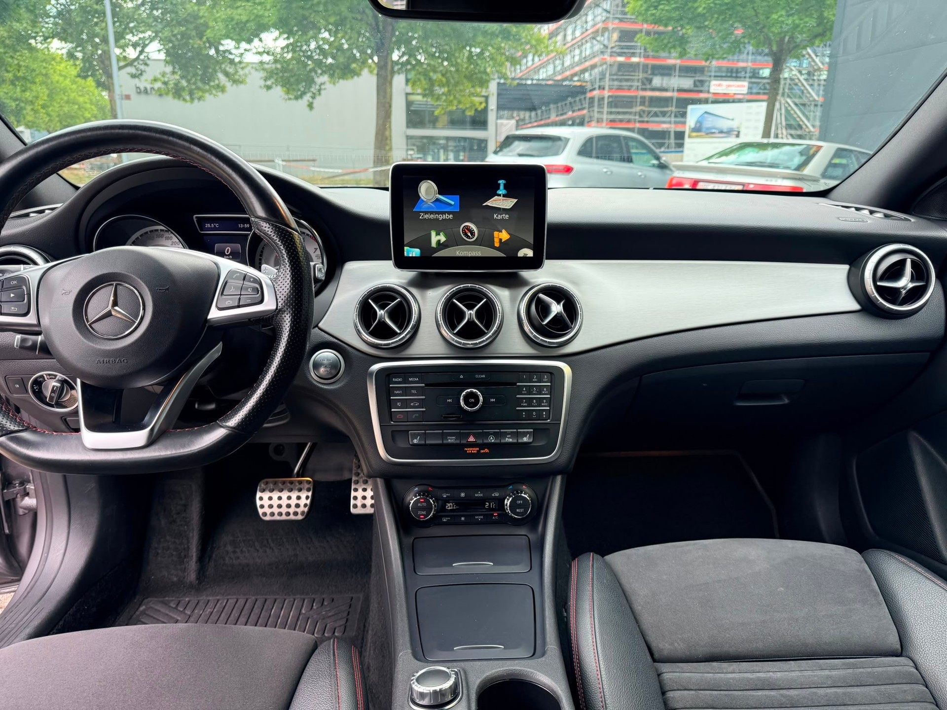 MERCEDES-BENZ CLA Shooting Brake 250 AMG Line 7G-DCT 4Matic-image-7