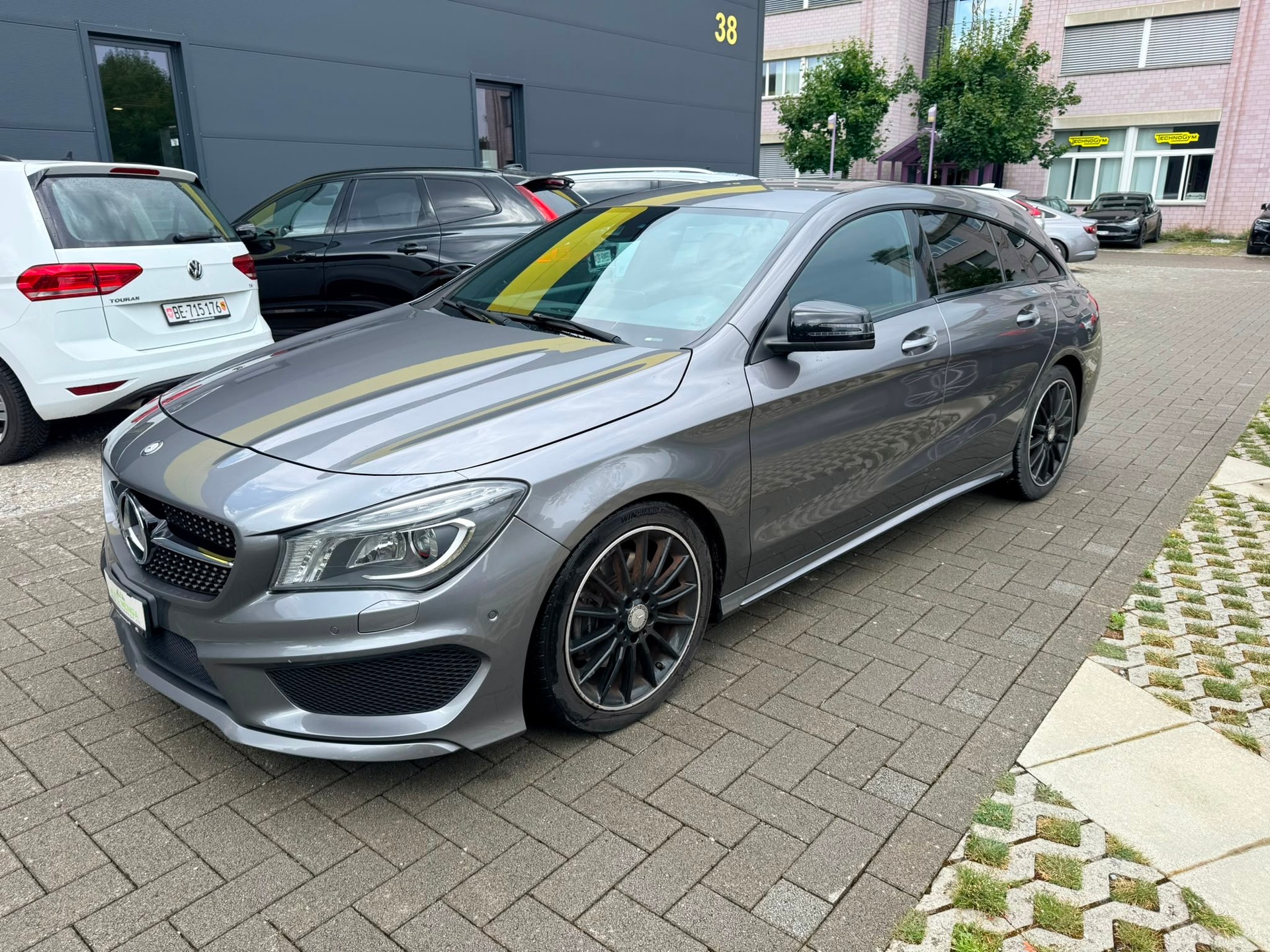 MERCEDES-BENZ CLA Shooting Brake 250 AMG Line 7G-DCT 4Matic-image-0