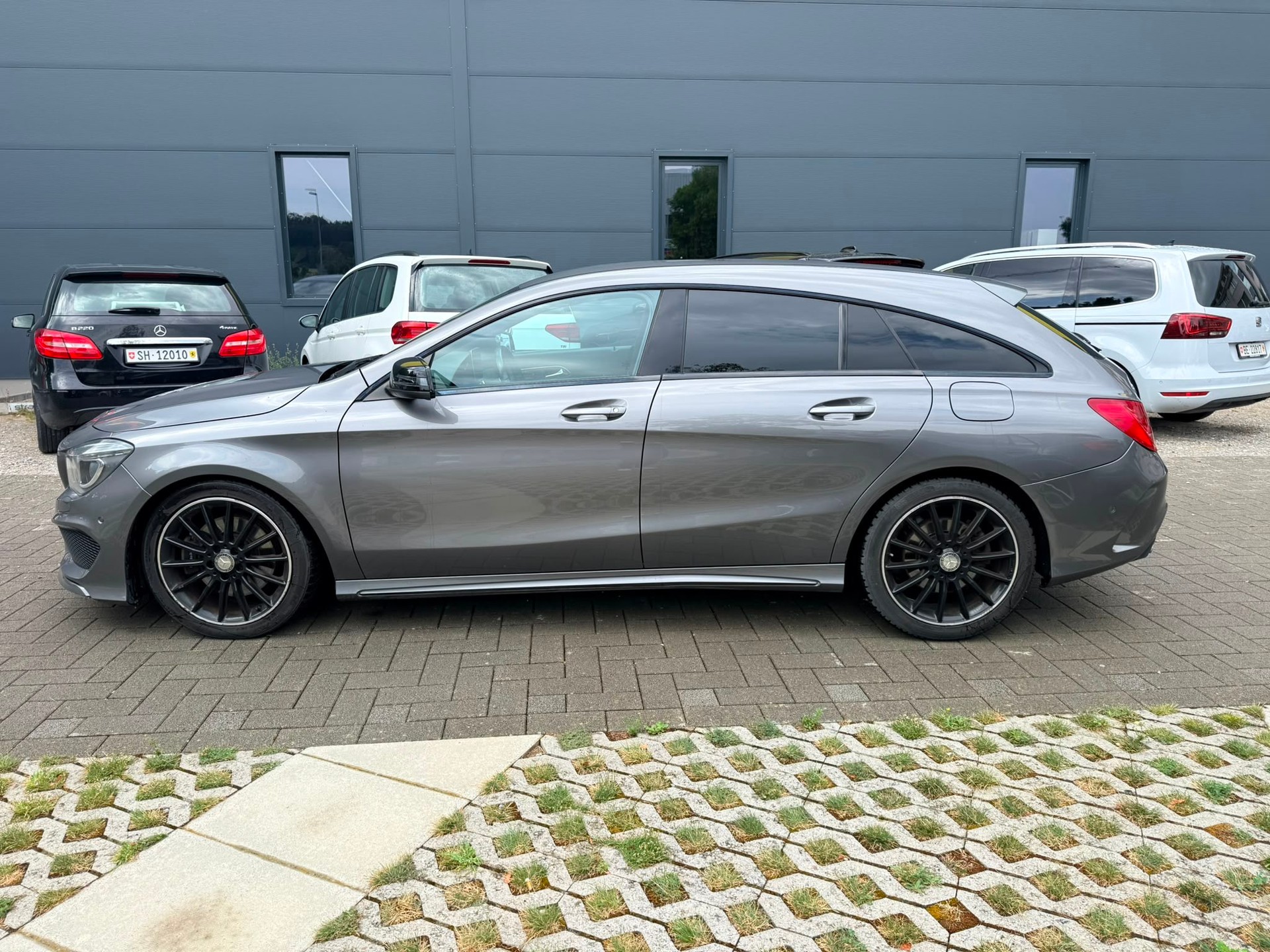 MERCEDES-BENZ CLA Shooting Brake 250 AMG Line 7G-DCT 4Matic-image-6