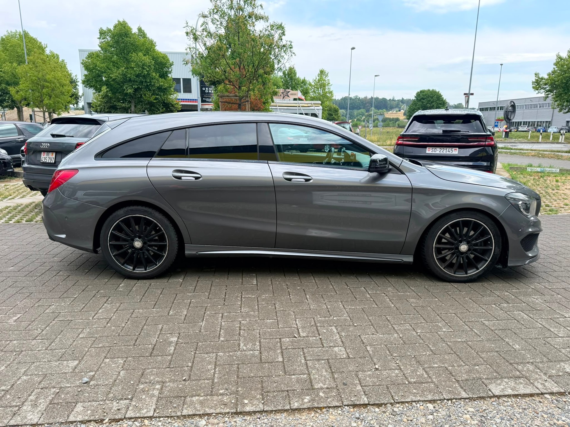 MERCEDES-BENZ CLA Shooting Brake 250 AMG Line 7G-DCT 4Matic-image-3