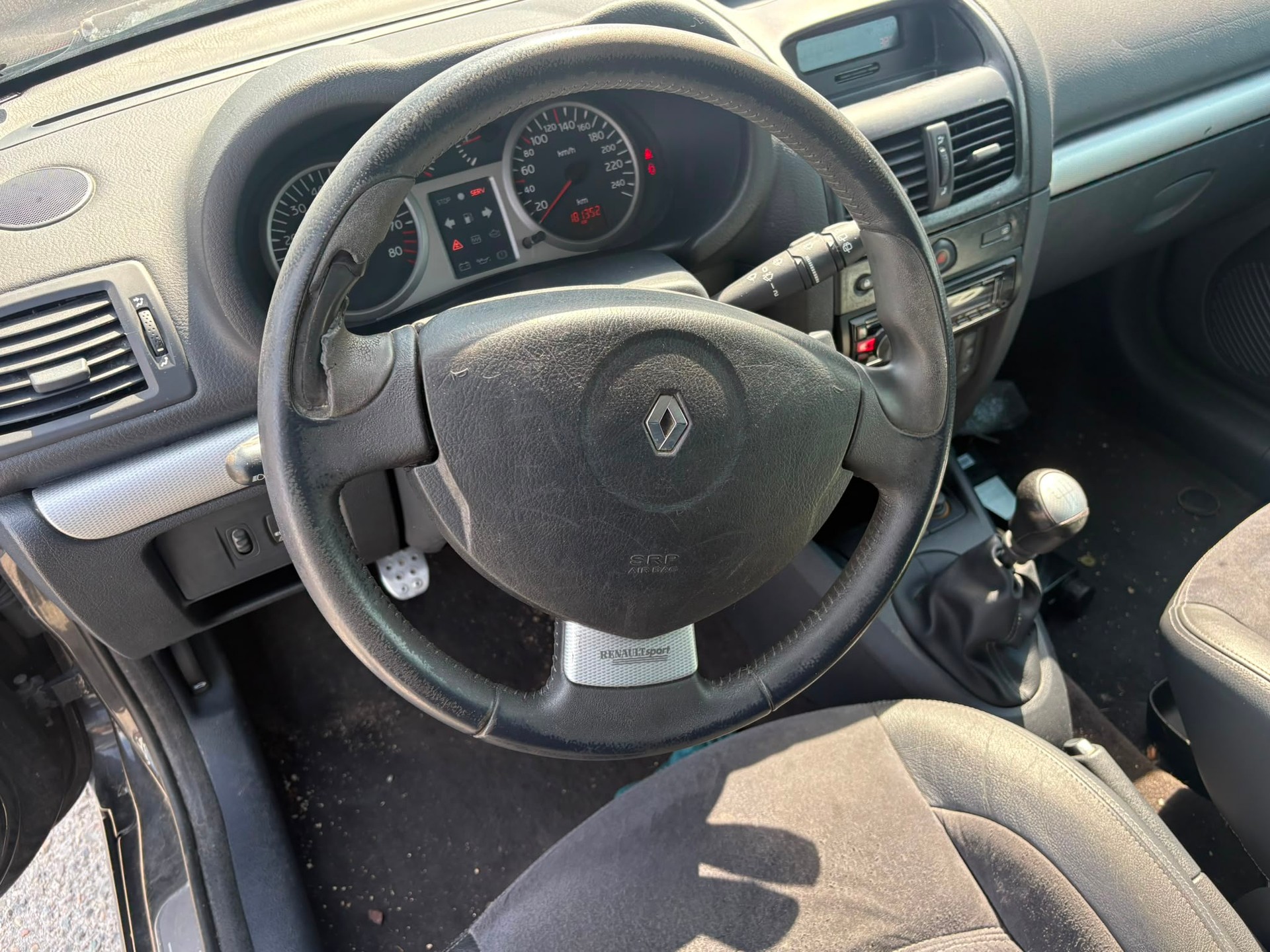 RENAULT Clio 2.0 16V Sport-image-5