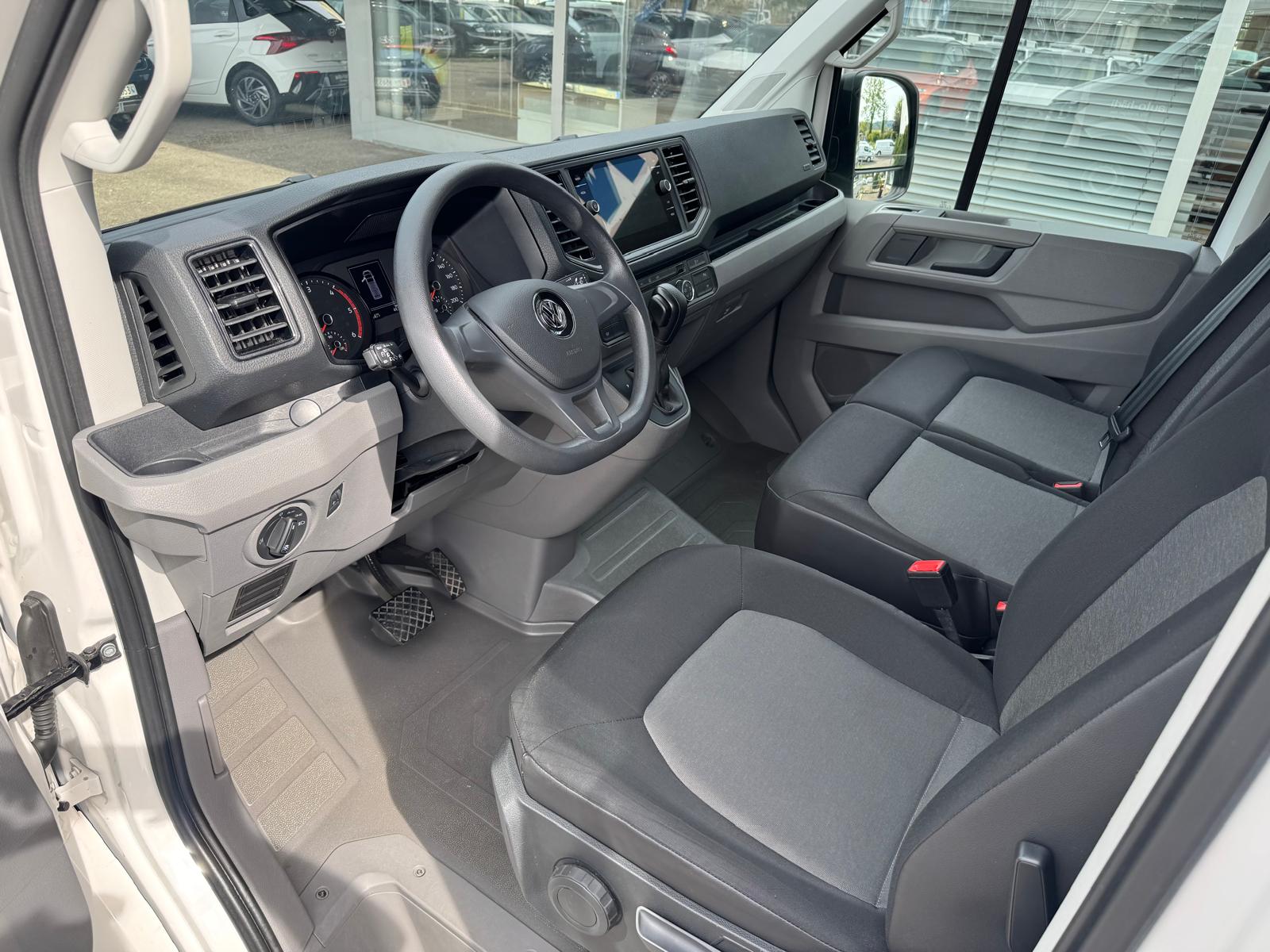 VW Crafter 35 2.0 TDI L3 AT-image-1