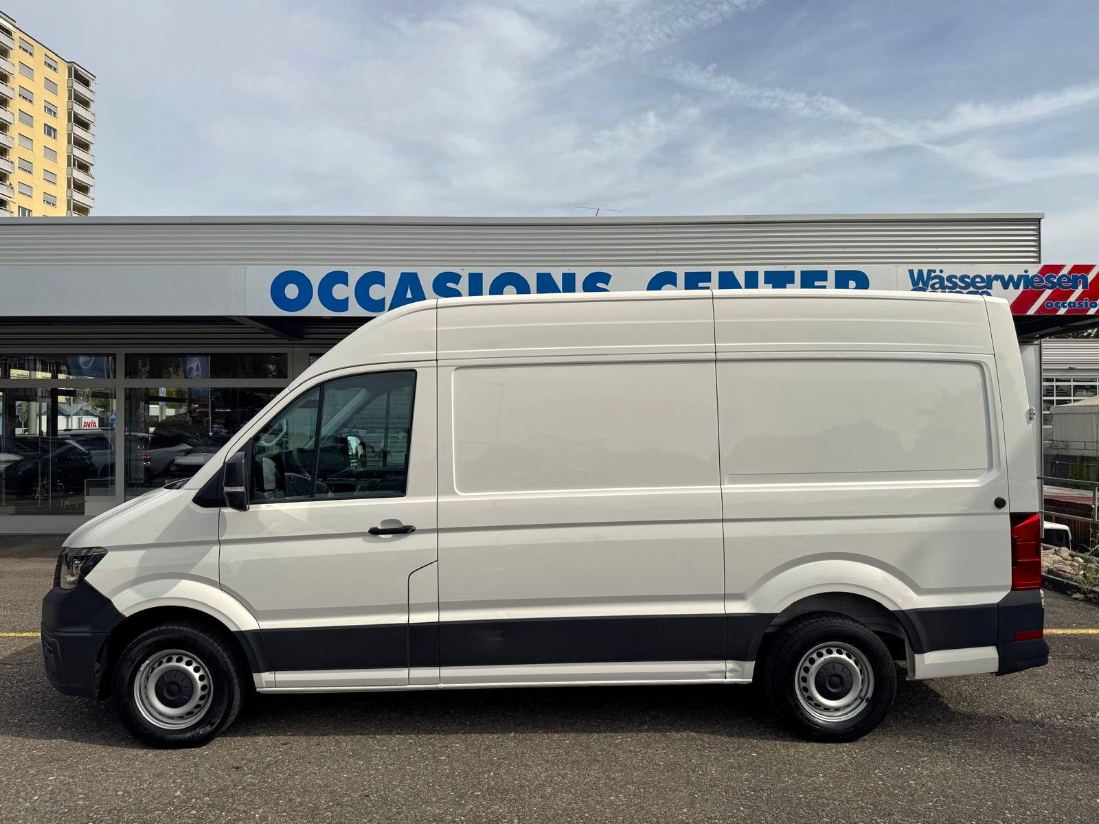 VW Crafter 35 2.0 TDI L3 AT-image-14