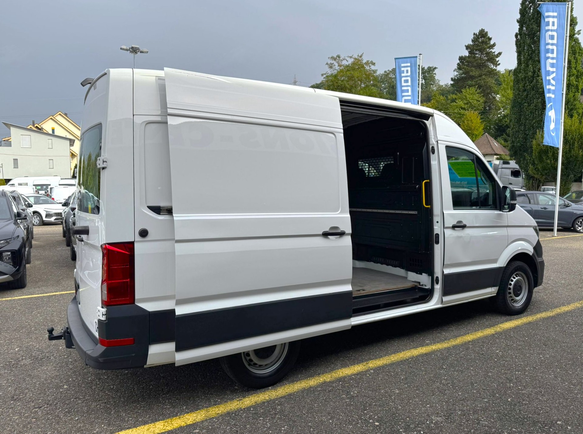 VW Crafter 35 2.0 TDI L3 AT-image-8
