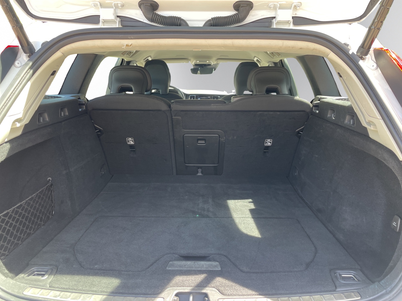 VOLVO V60 B4 Diesel Mild Hybrid Core Geartronic-image-18