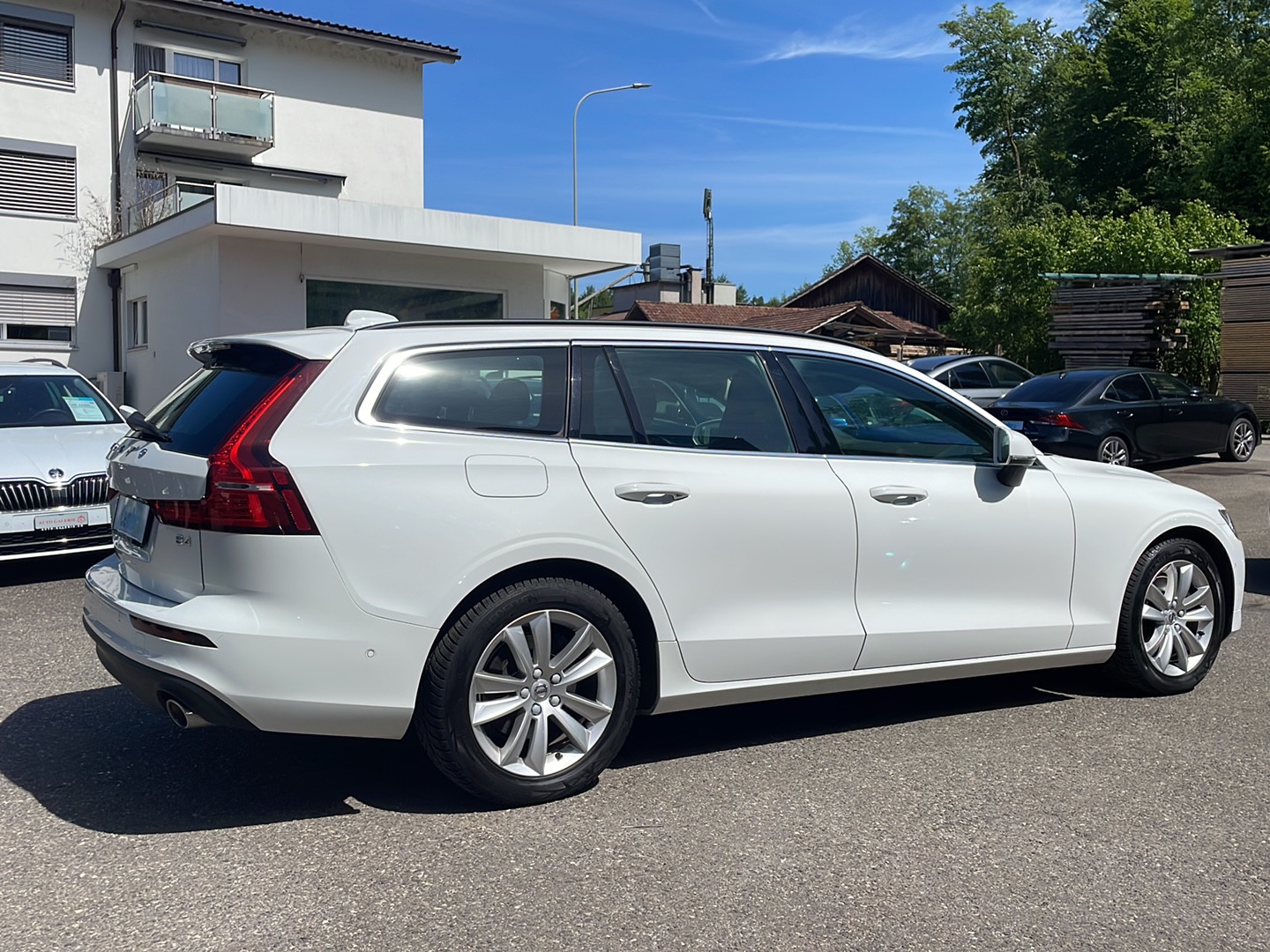 VOLVO V60 B4 Diesel Mild Hybrid Core Geartronic-image-4