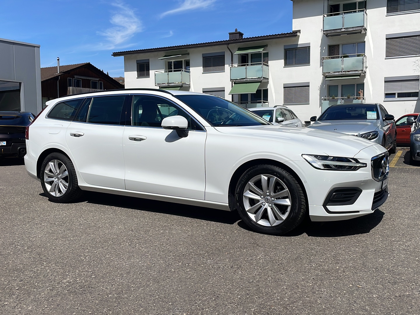 VOLVO V60 B4 Diesel Mild Hybrid Core Geartronic-image-6