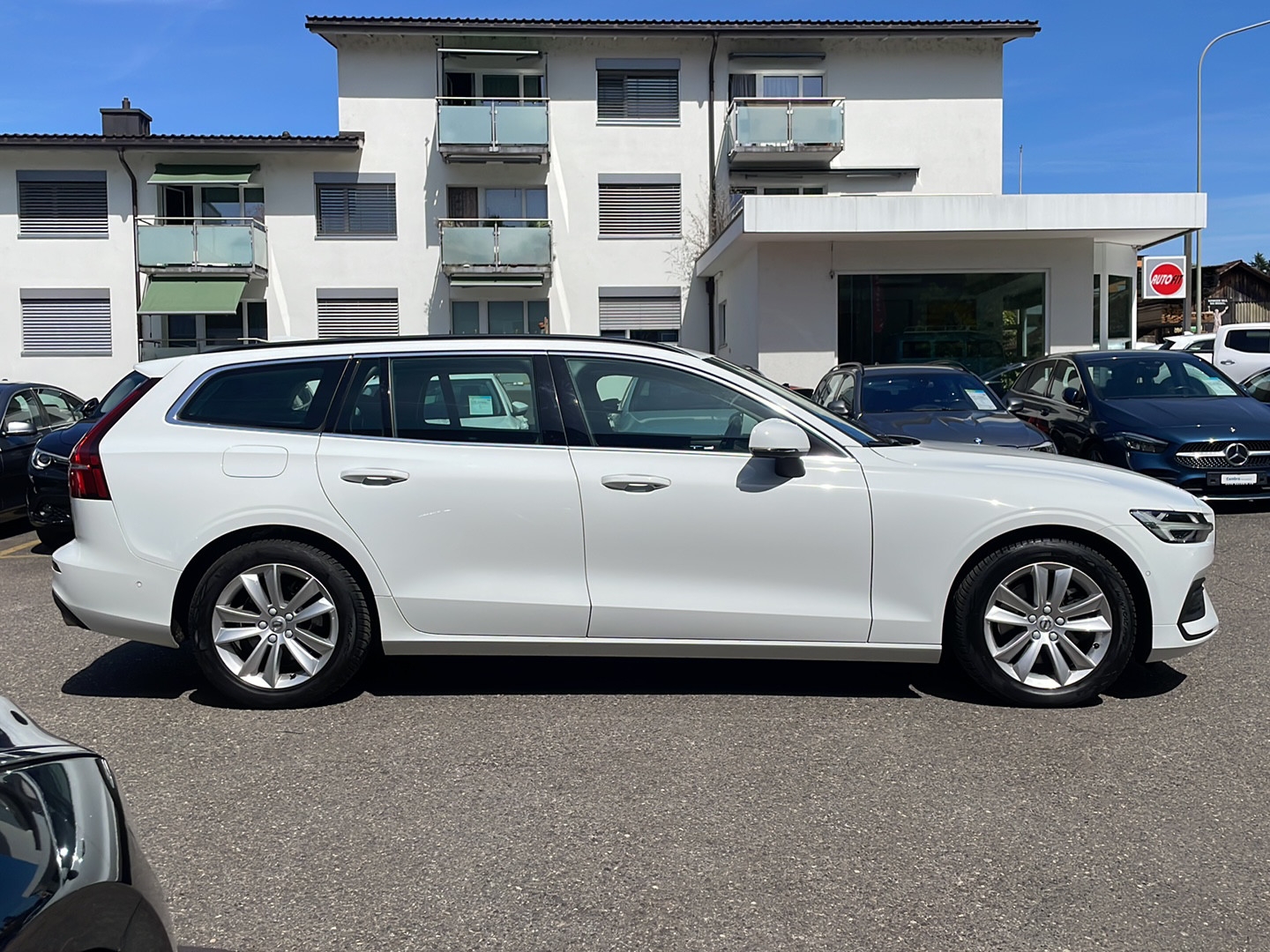 VOLVO V60 B4 Diesel Mild Hybrid Core Geartronic-image-5