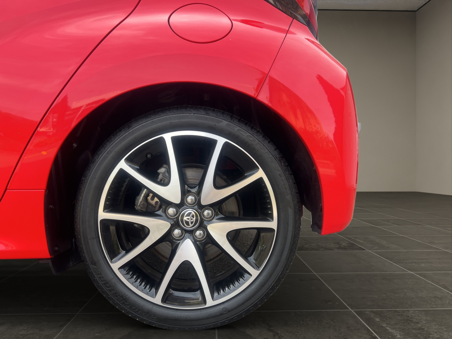 TOYOTA Yaris 1.5 VVT-i HSD Premiere Edition-image-27