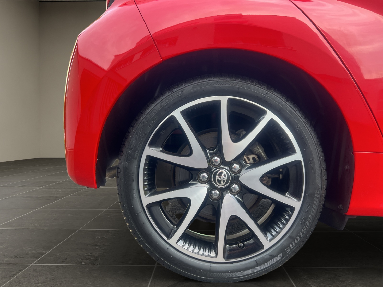 TOYOTA Yaris 1.5 VVT-i HSD Premiere Edition-image-24