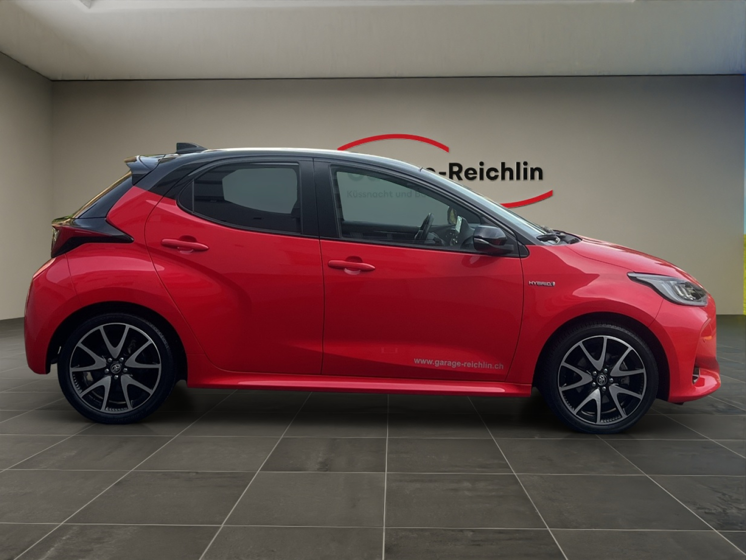 TOYOTA Yaris 1.5 VVT-i HSD Premiere Edition-image-5